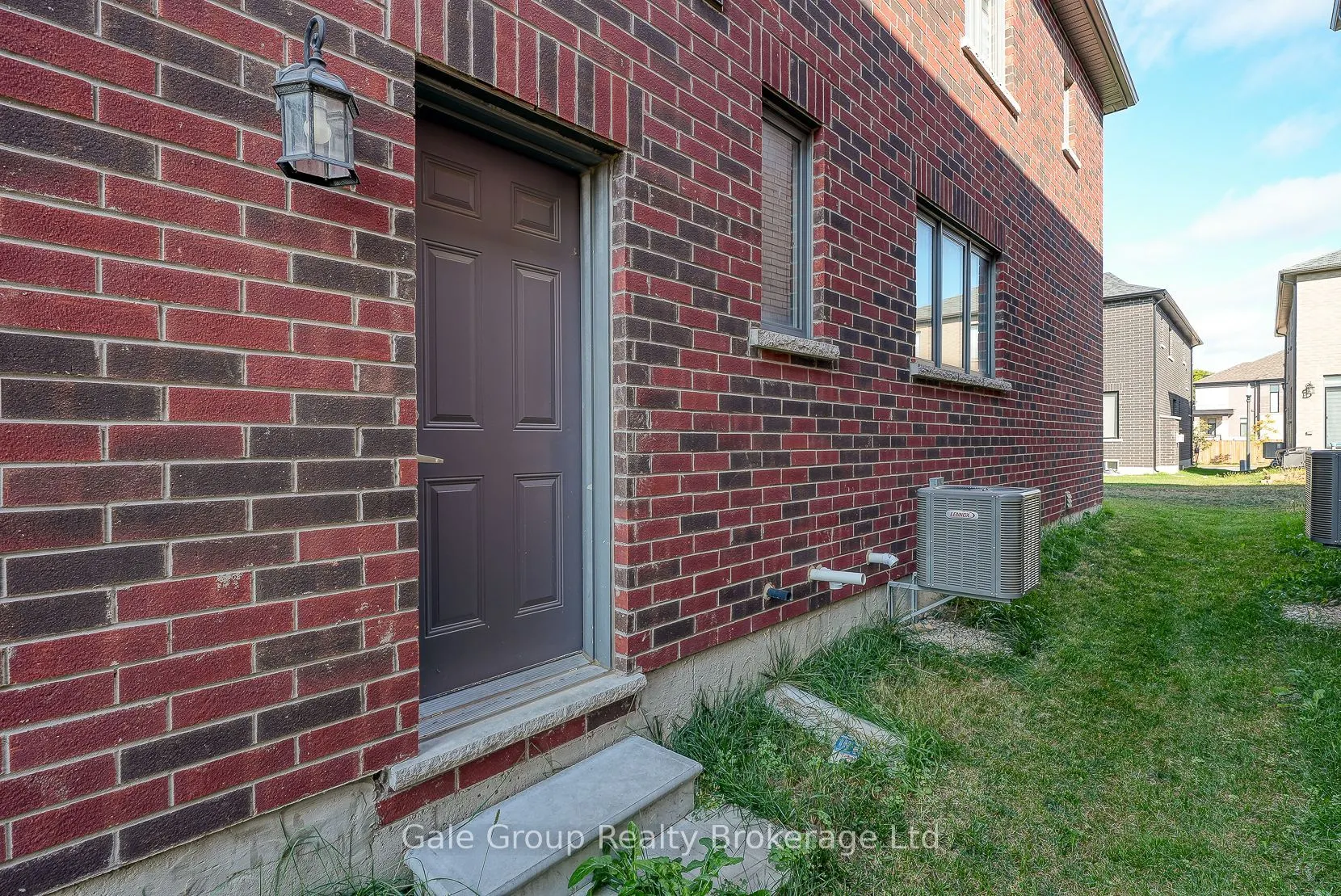 161 Silverwood Crescent