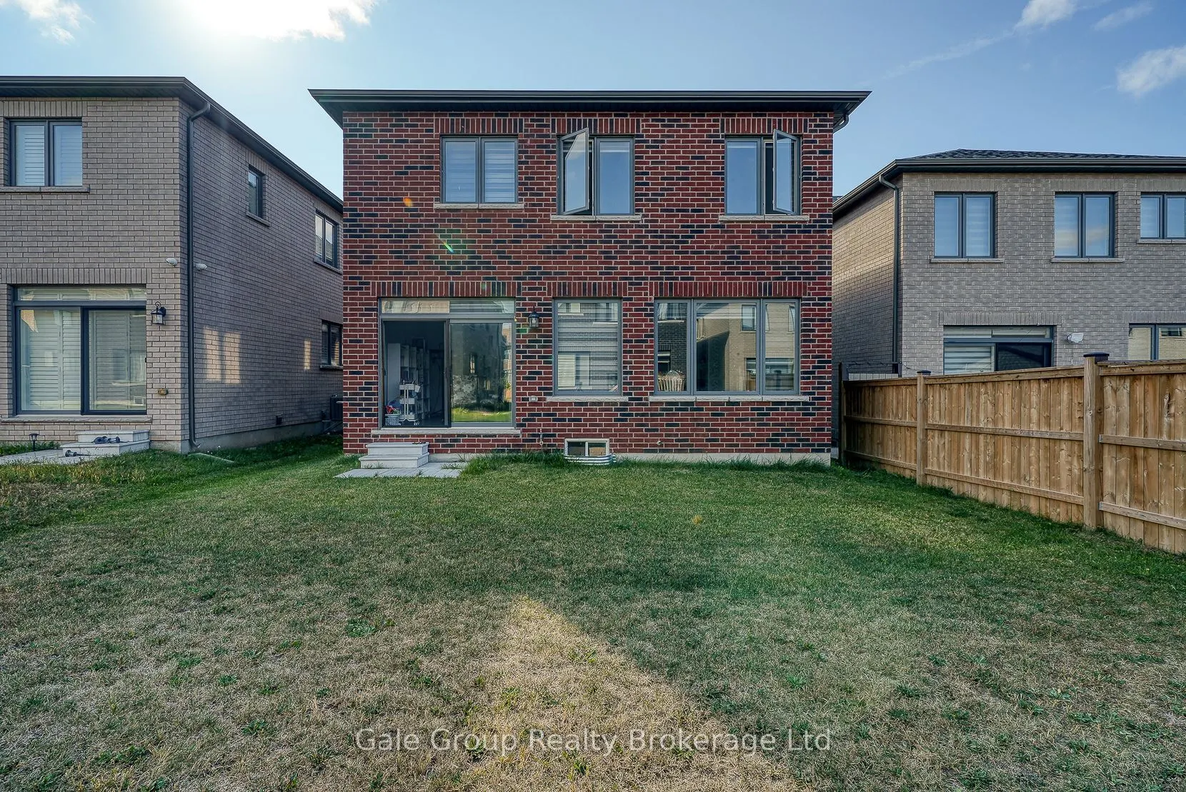 161 Silverwood Crescent