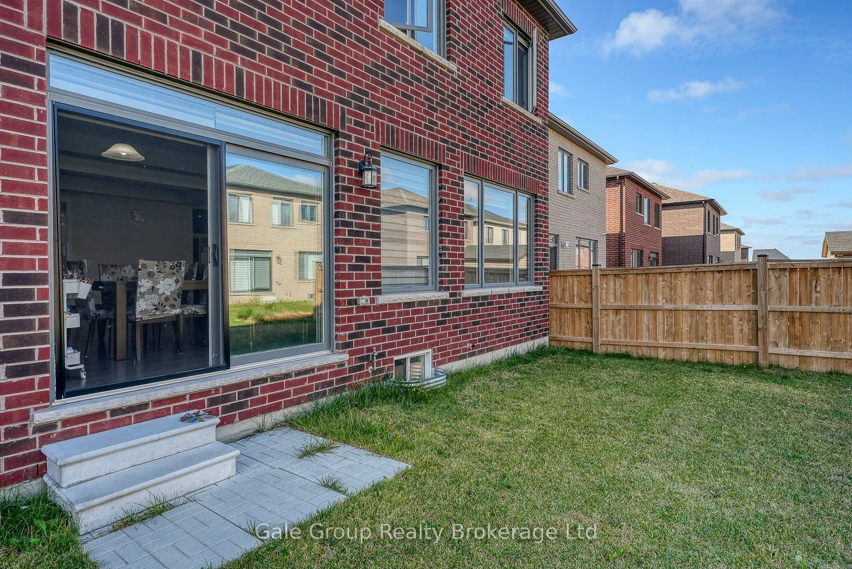 161 Silverwood Crescent