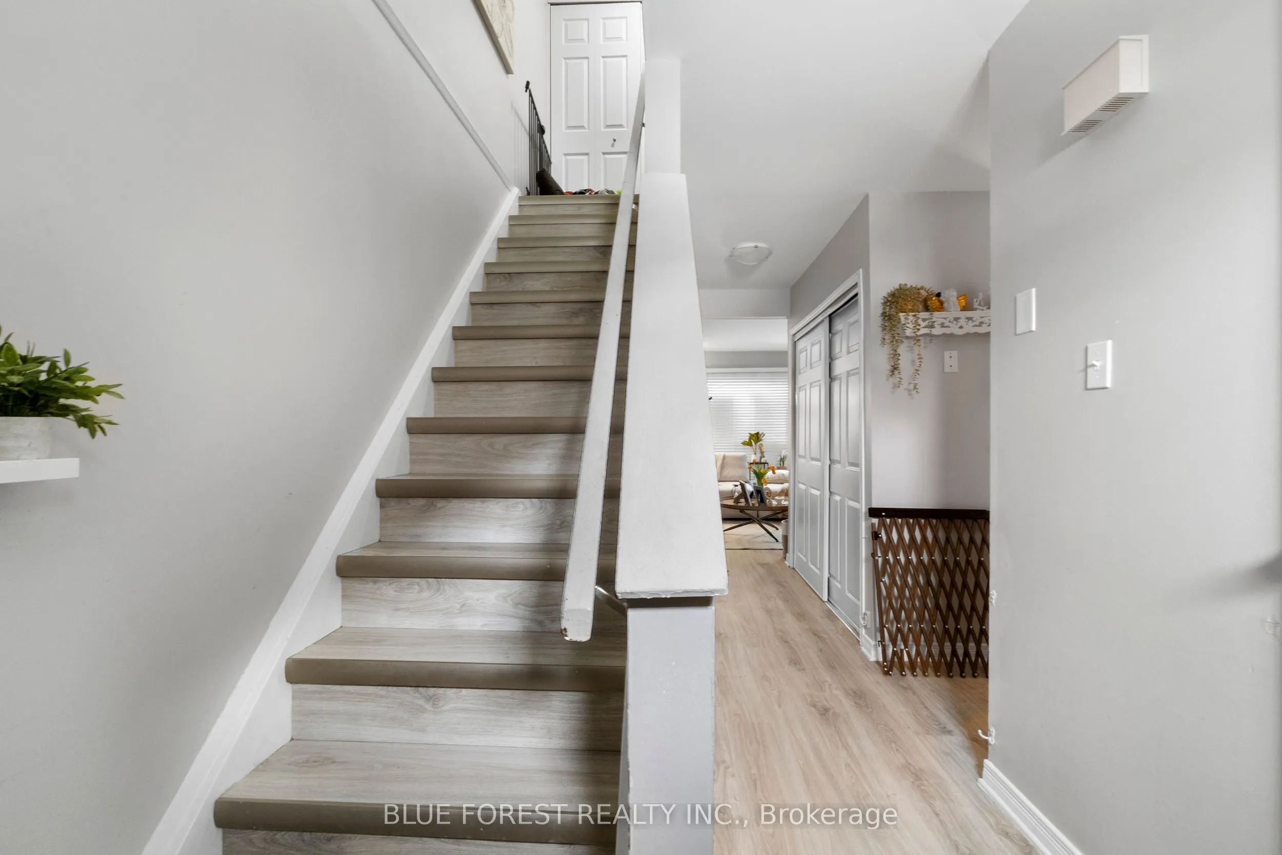 166 Southdale Road W, #18