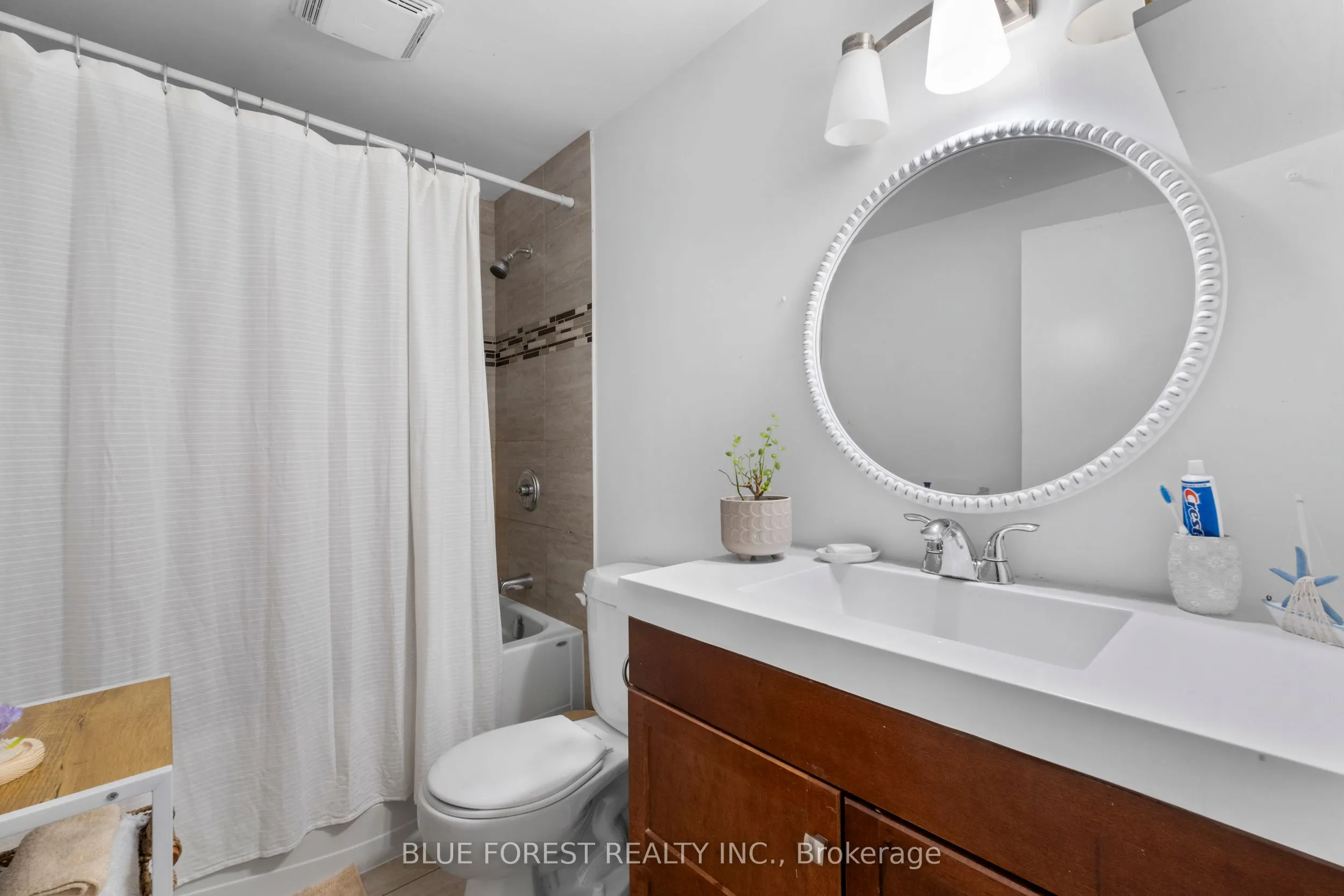 166 Southdale Road W, #18