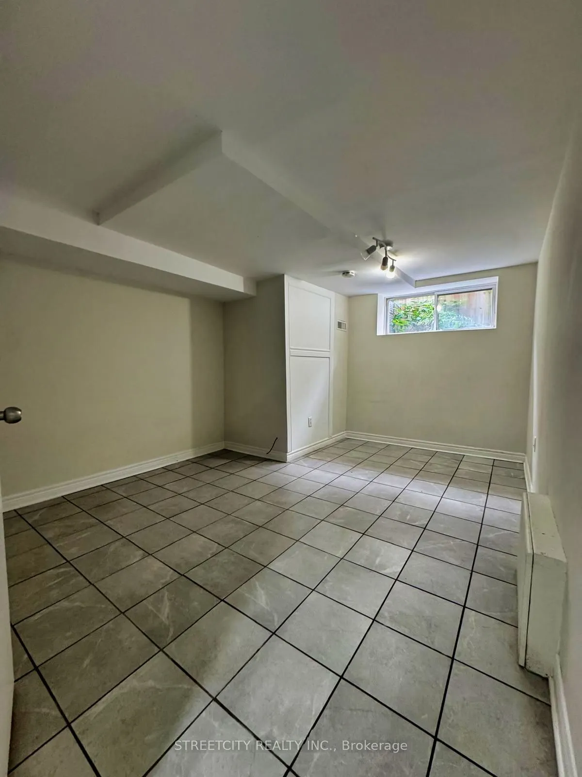 537 Clarke Road
