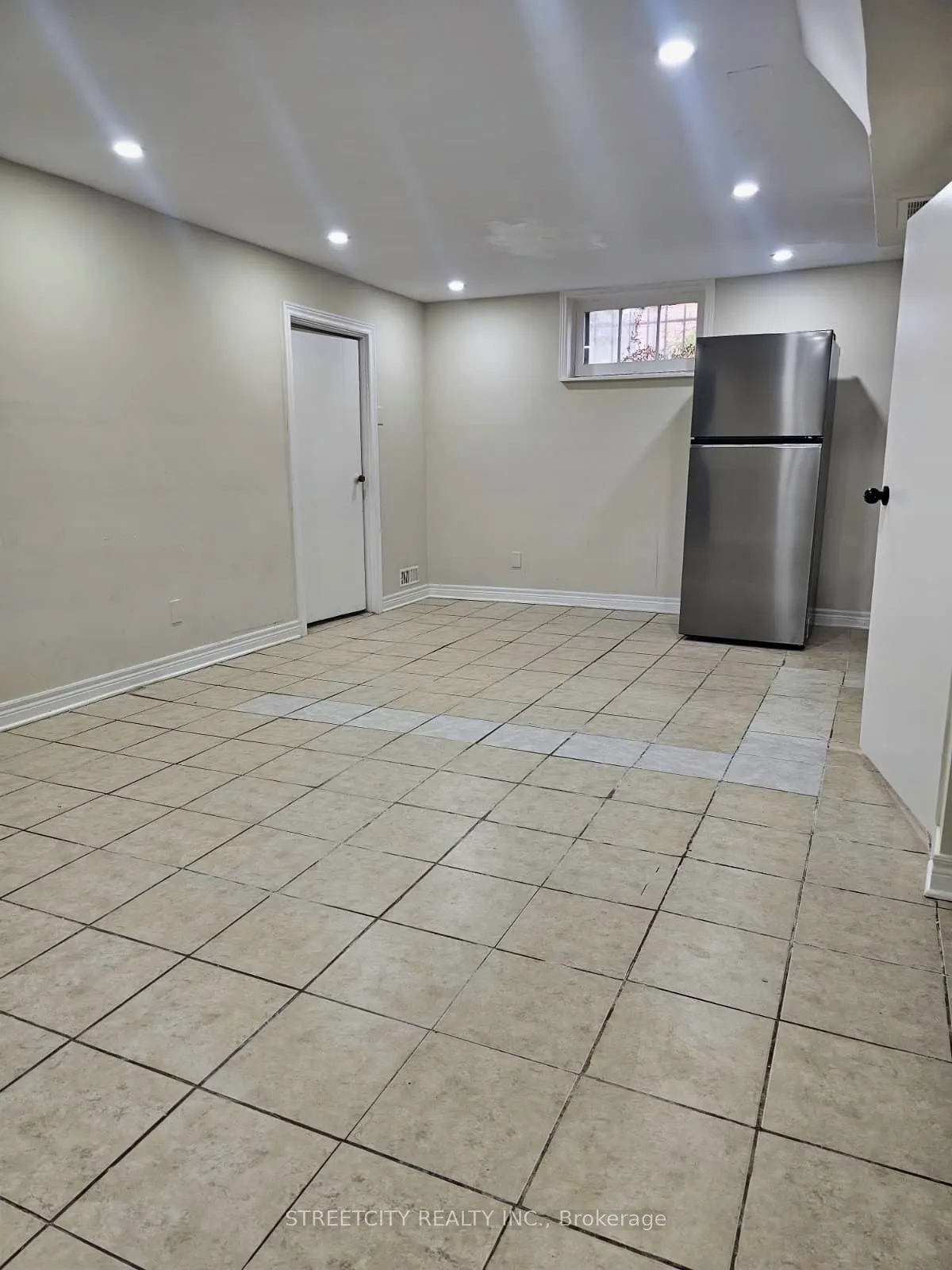 537 Clarke Road