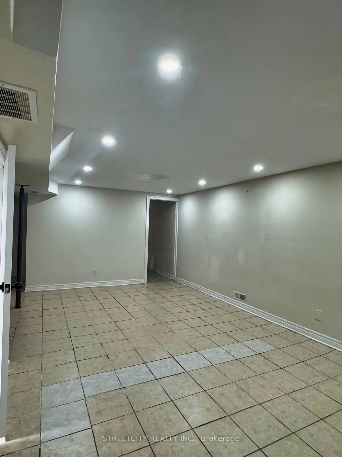 537 Clarke Road