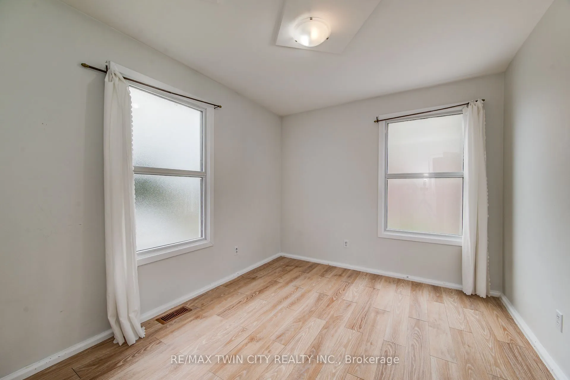 19 Schneider Avenue
