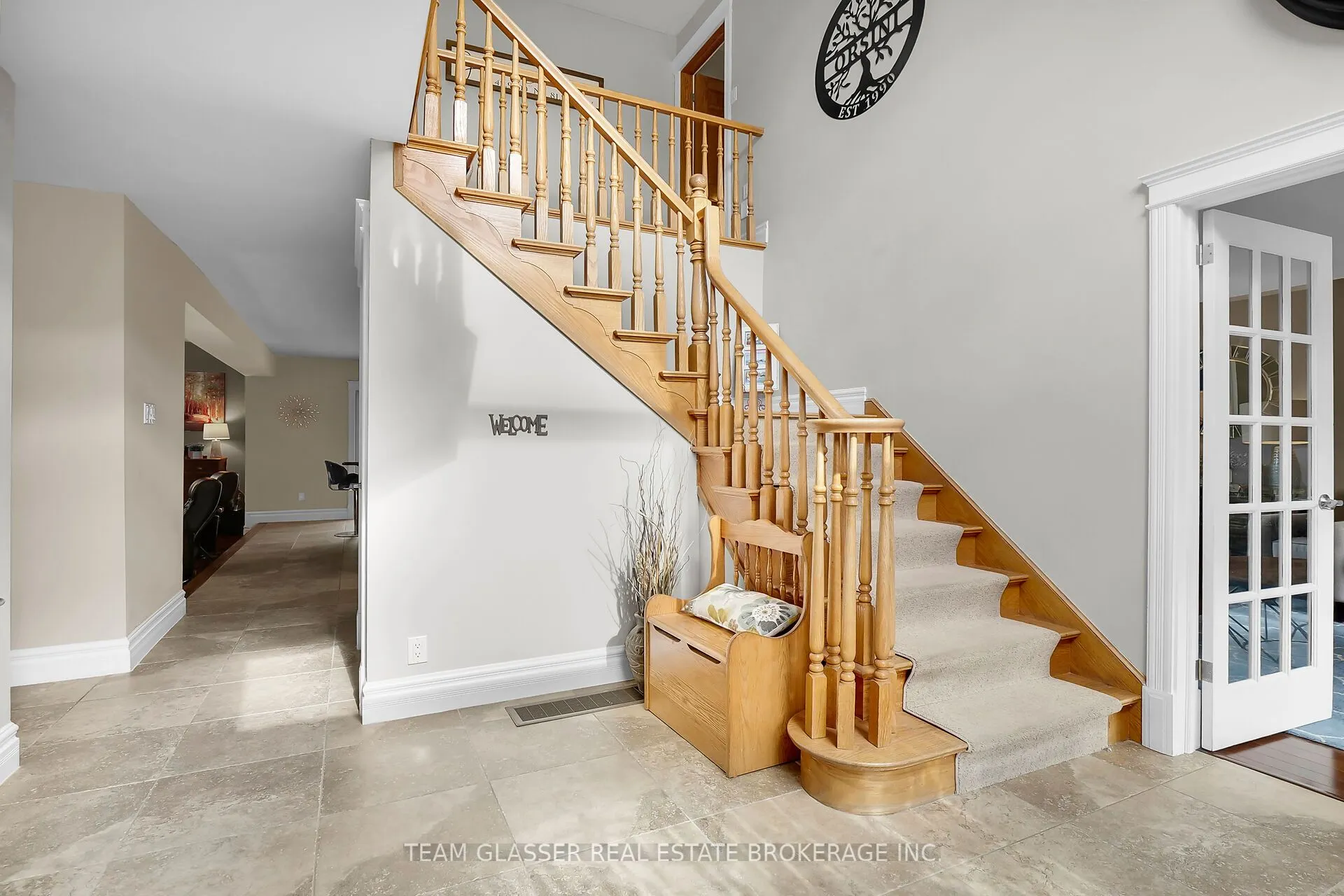 33 HILLCREST Court