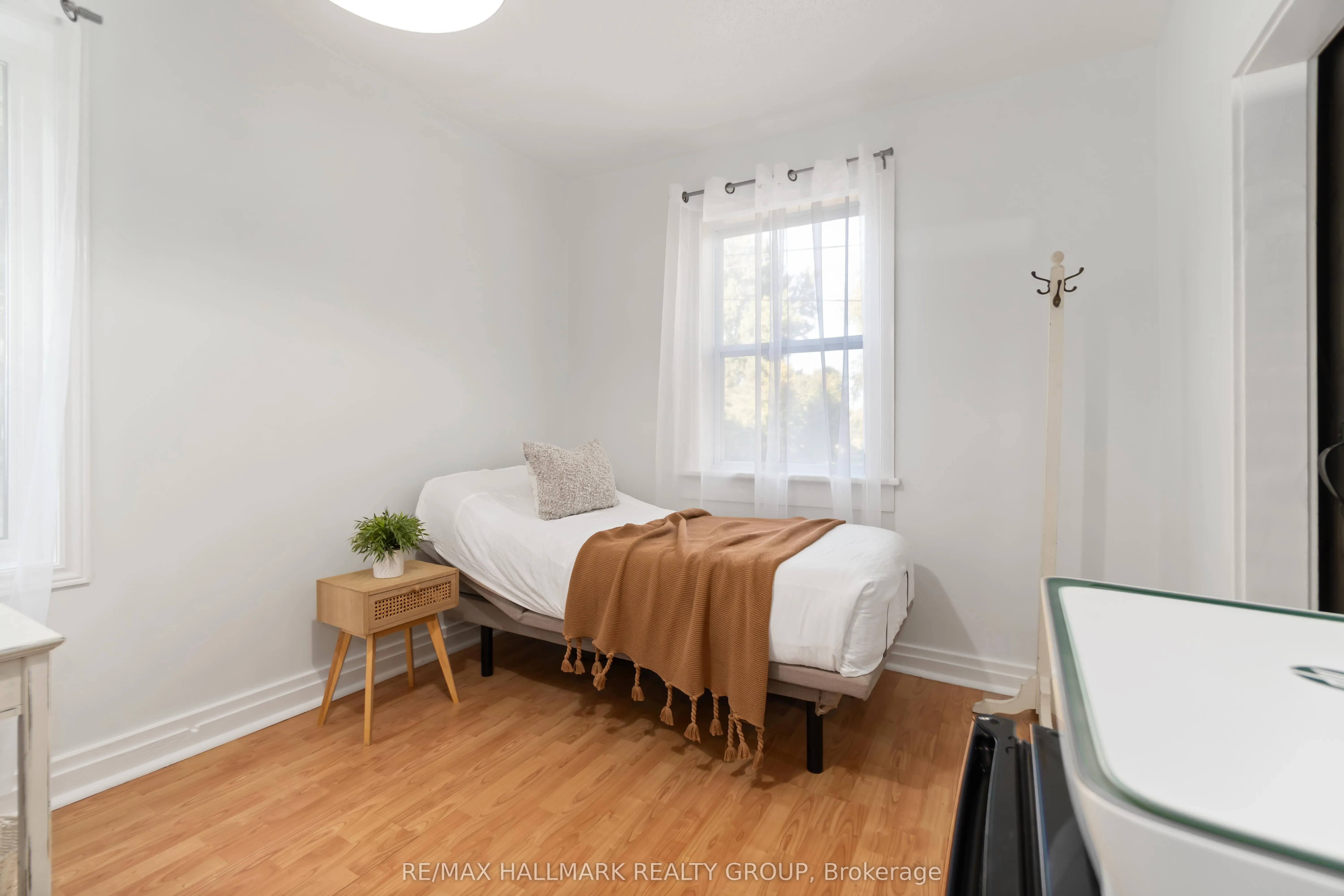 6 ALGONKIN Trail