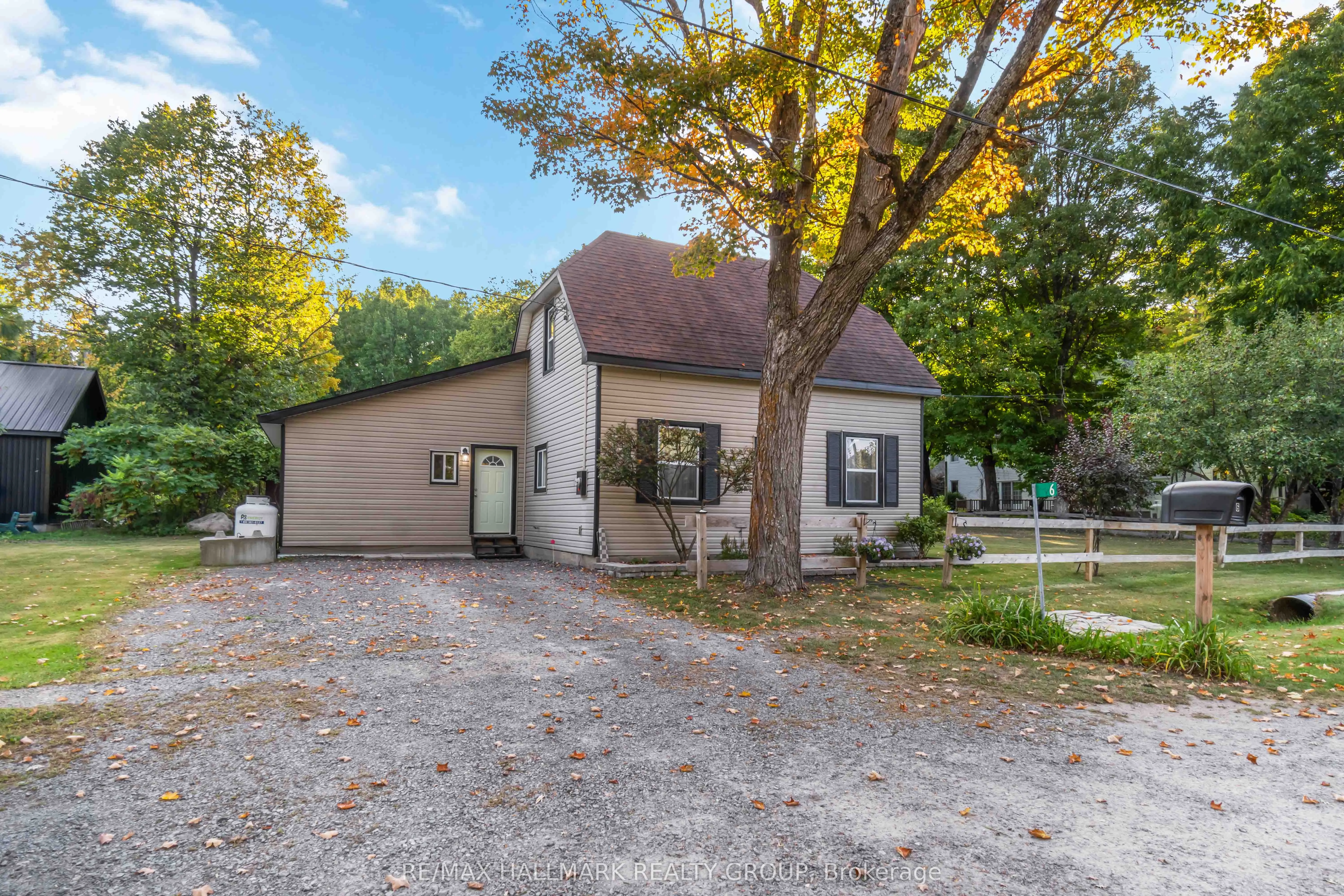 6 ALGONKIN Trail