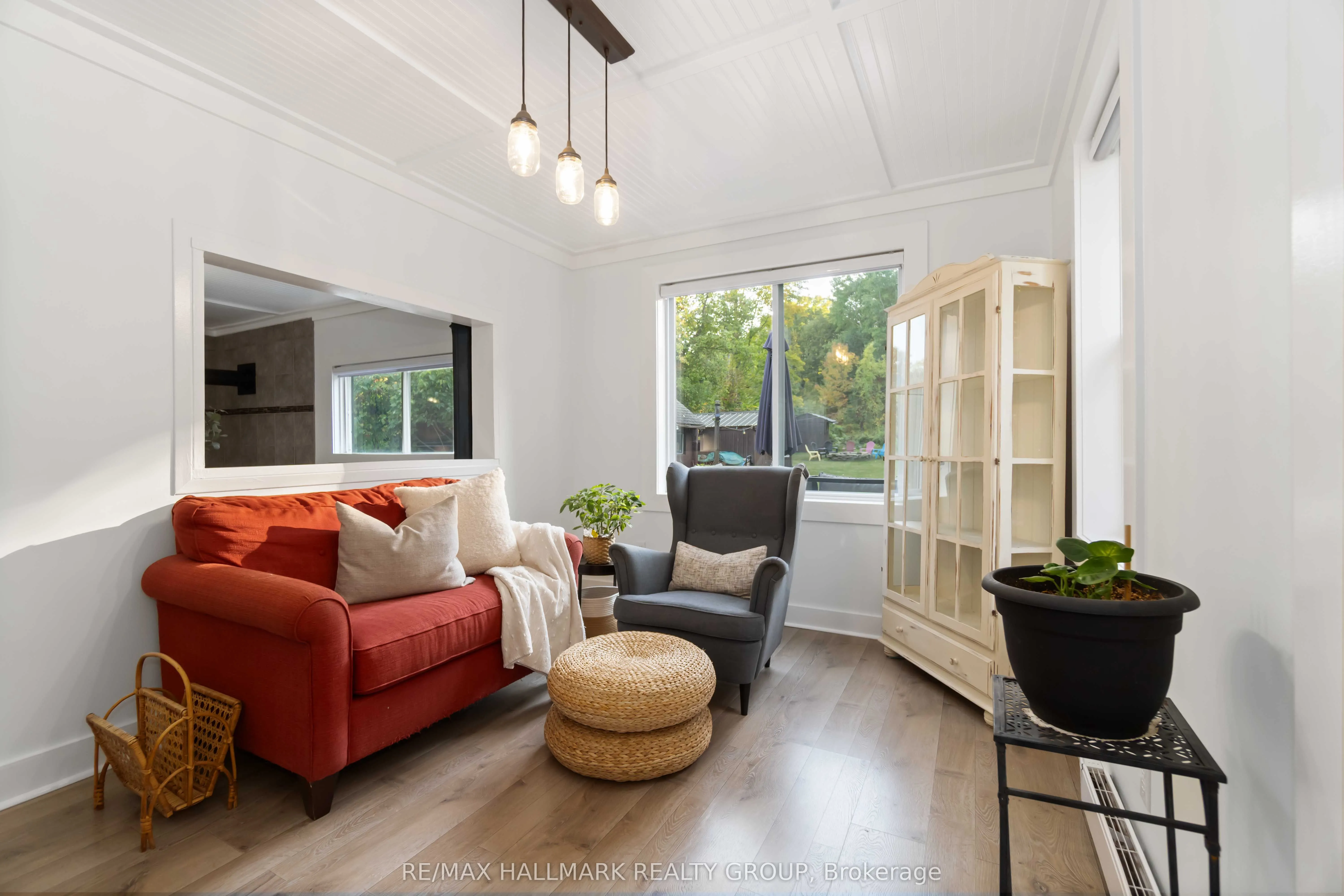 6 ALGONKIN Trail