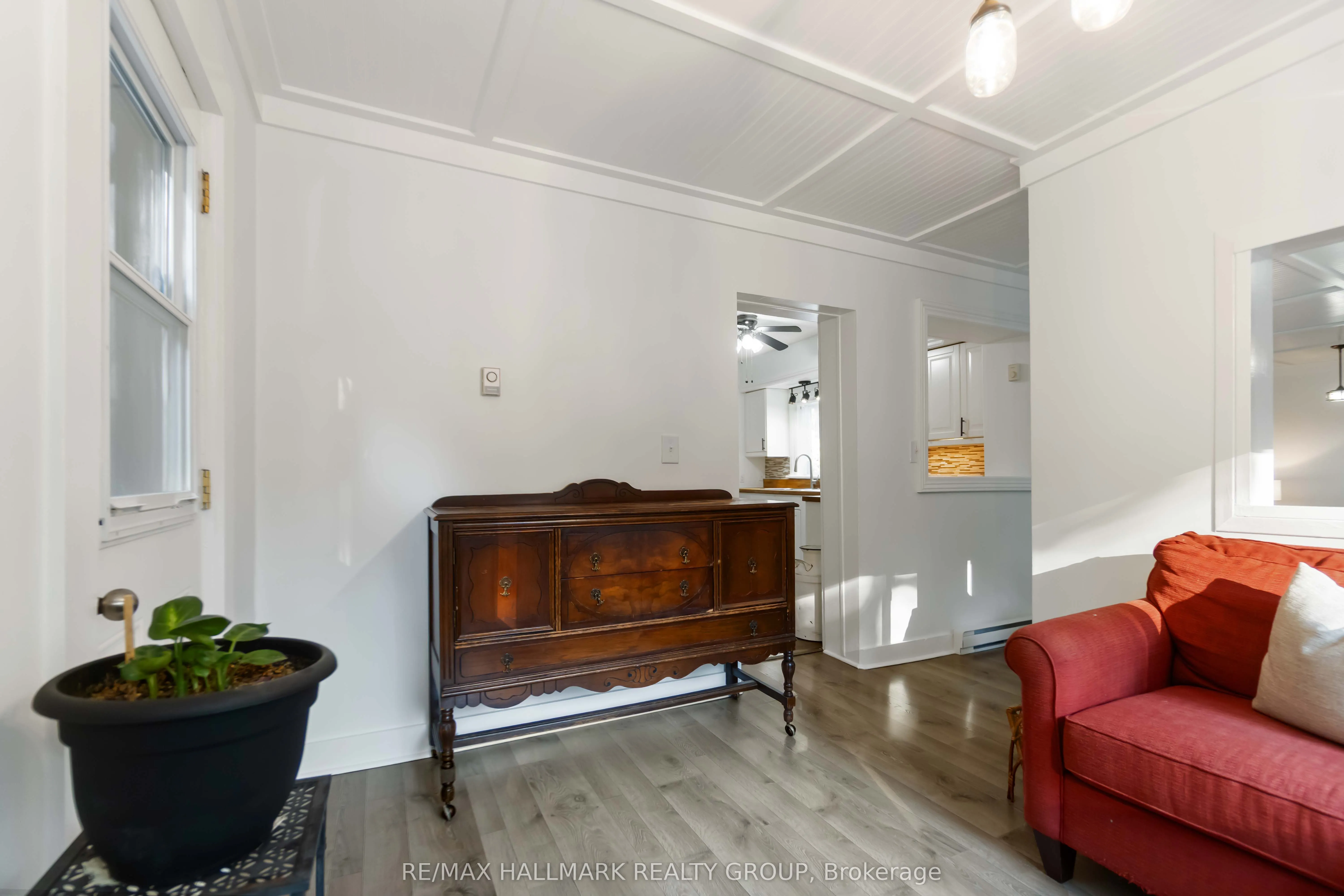 6 ALGONKIN Trail