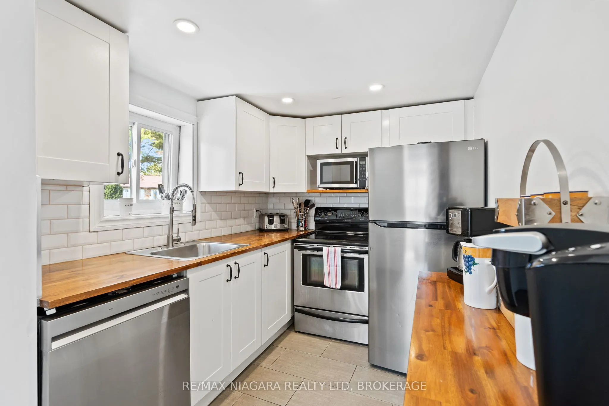 105 LIGHTHOUSE Drive