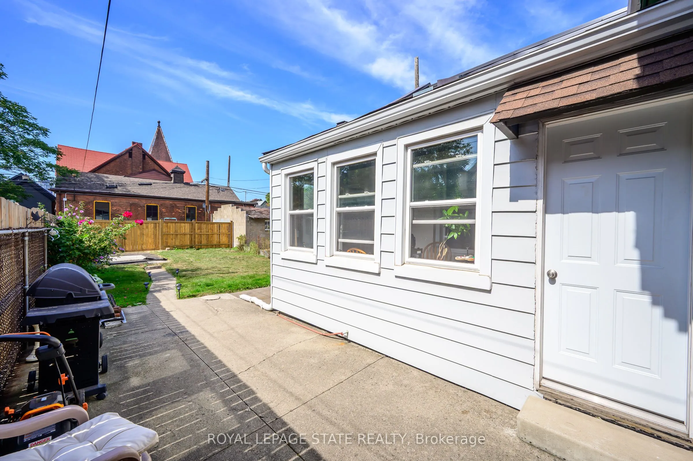 127 East Avenue N