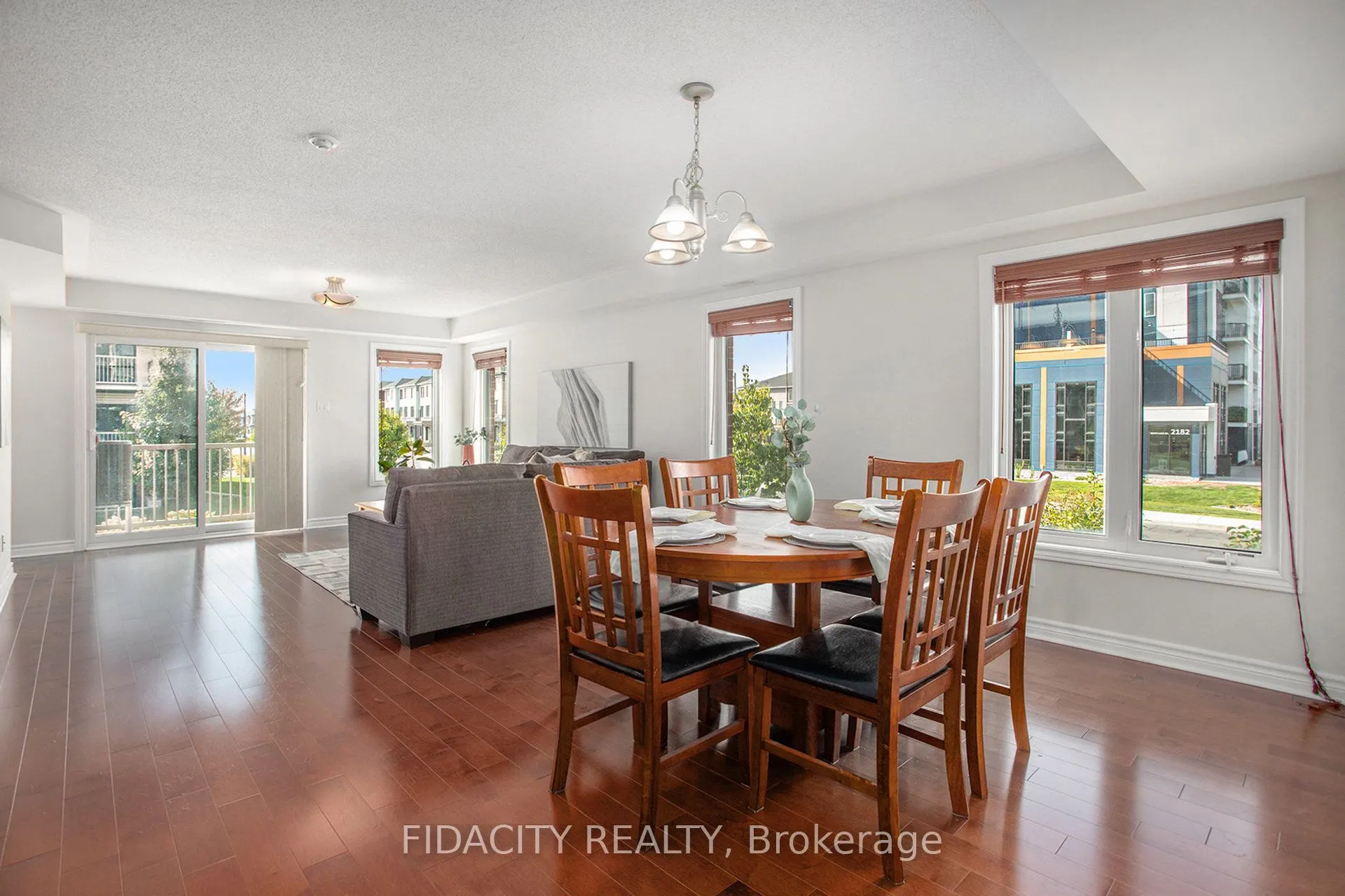 215 Bluestone Private, #4