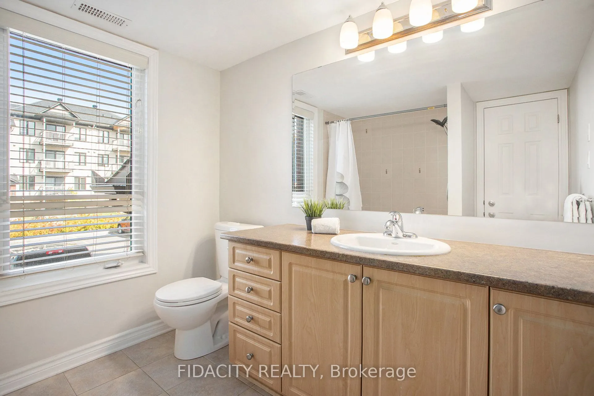 215 Bluestone Private, #4