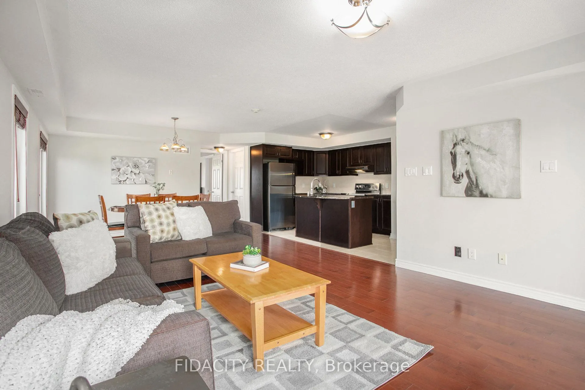 215 Bluestone Private, #4