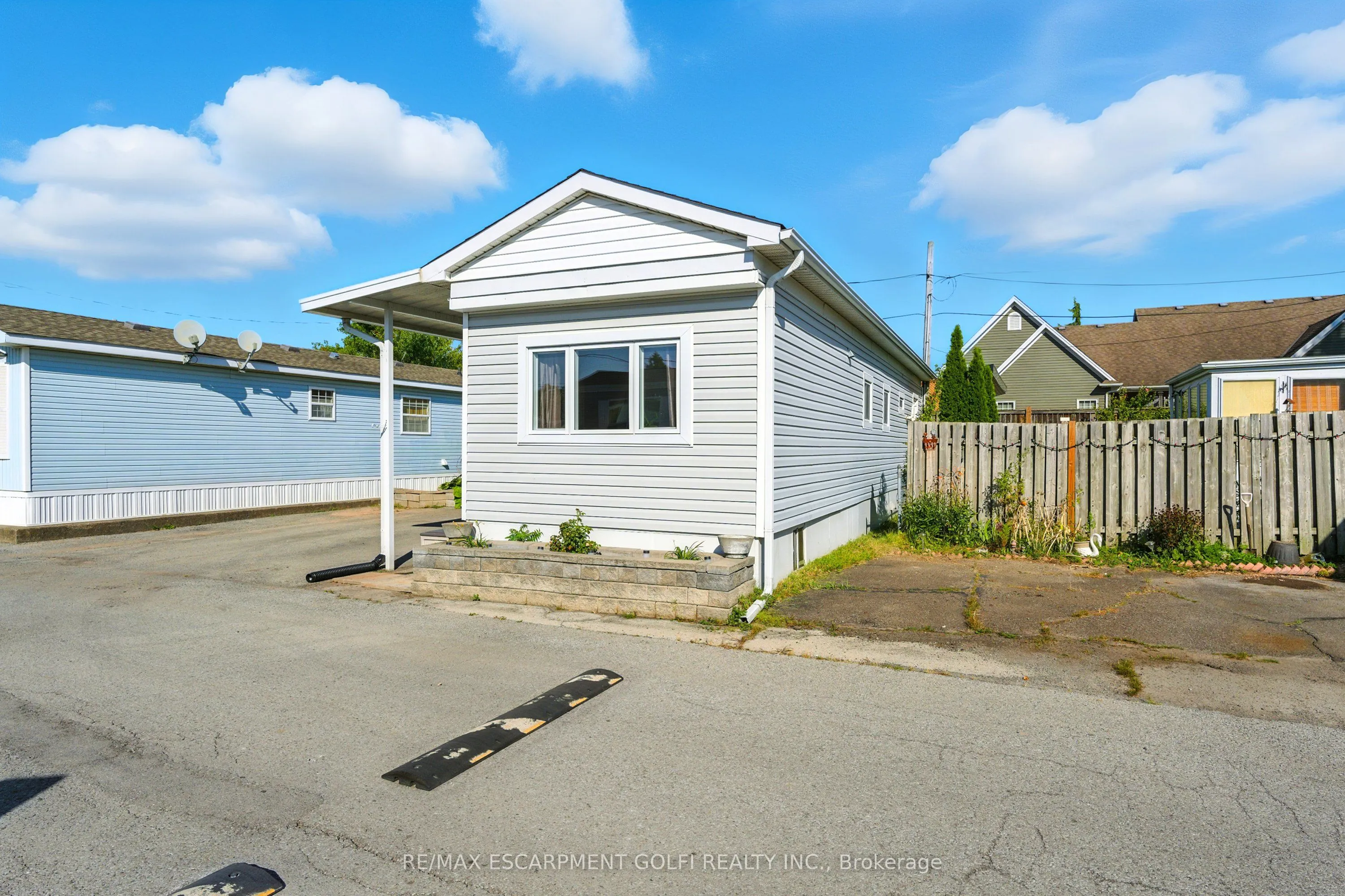 241 St. Paul Street W, #102
