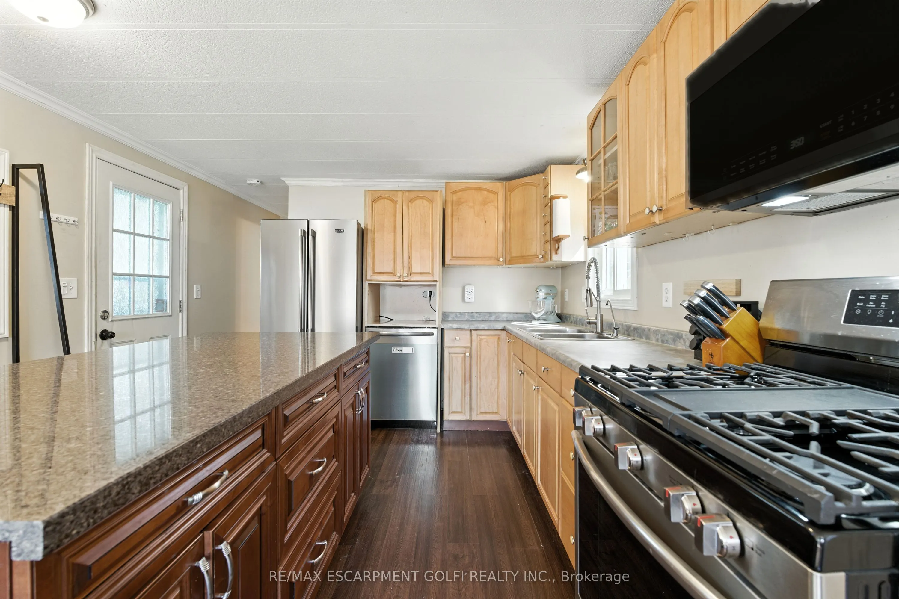 241 St. Paul Street W, #102