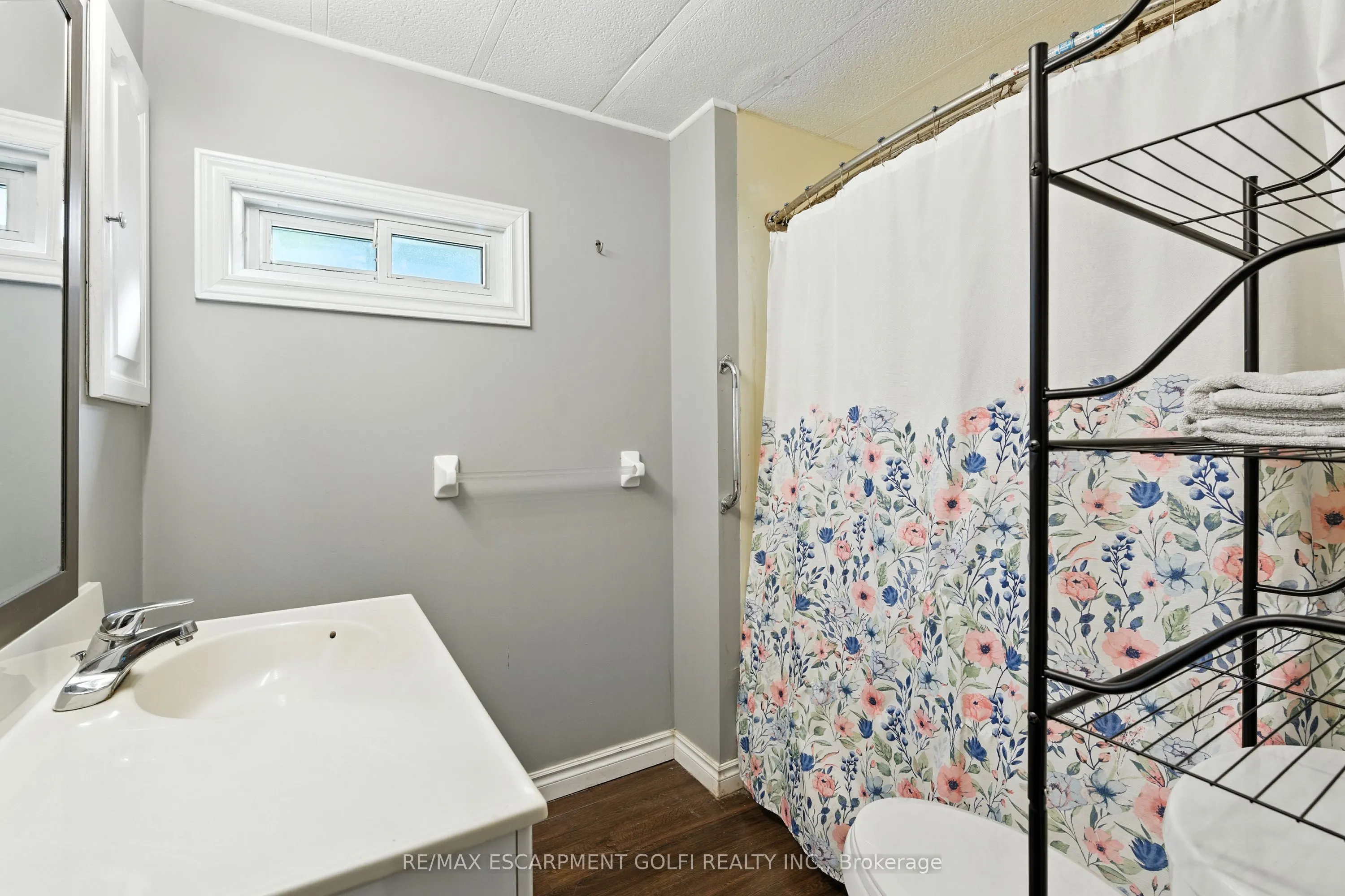 241 St. Paul Street W, #102