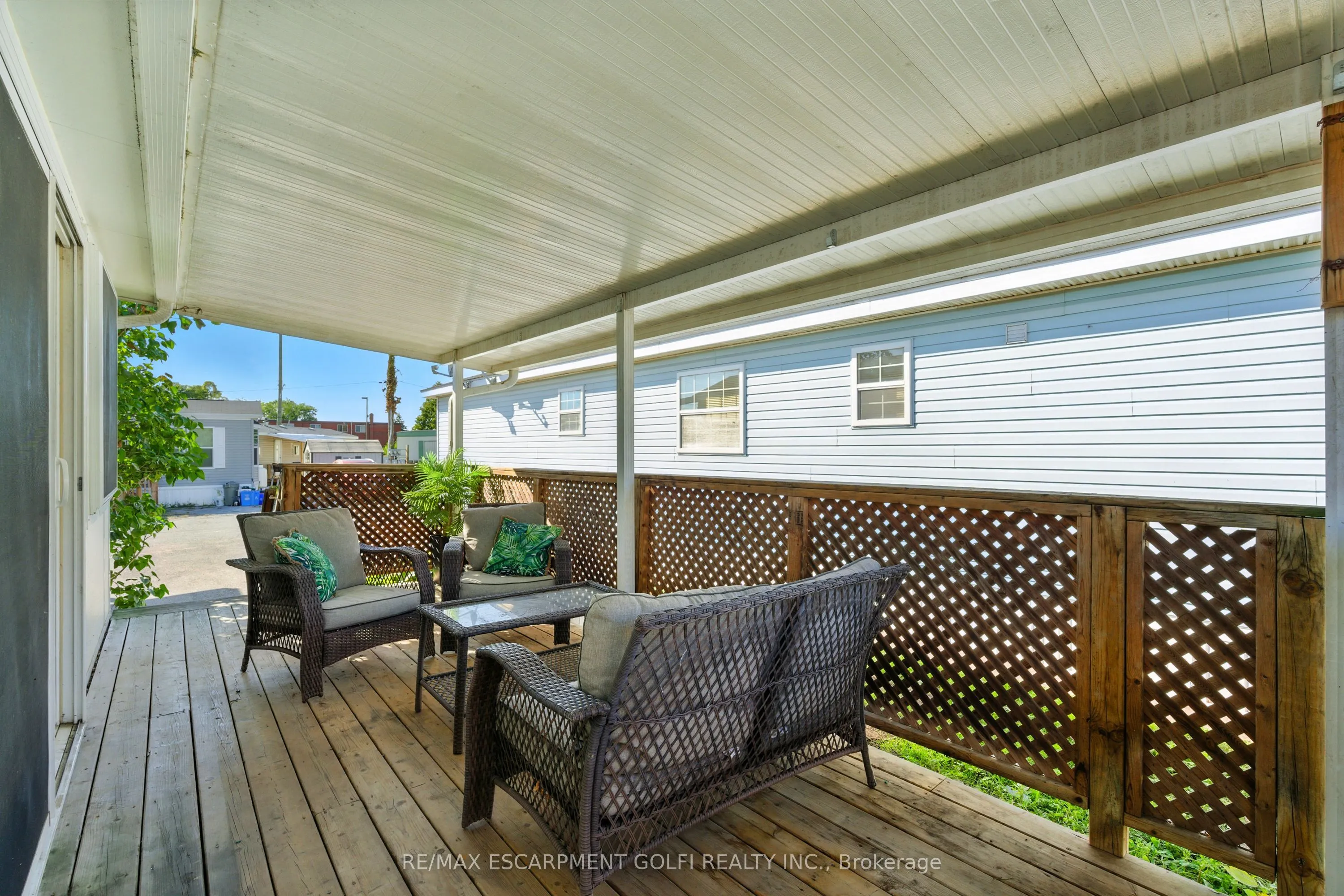241 St. Paul Street W, #102