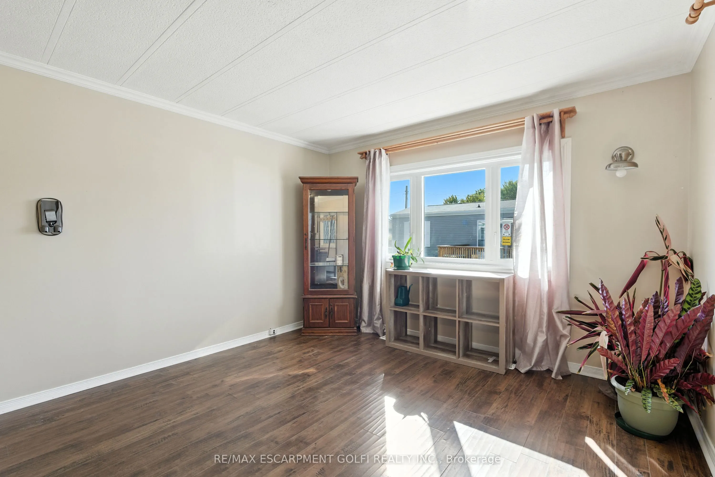 241 St. Paul Street W, #102