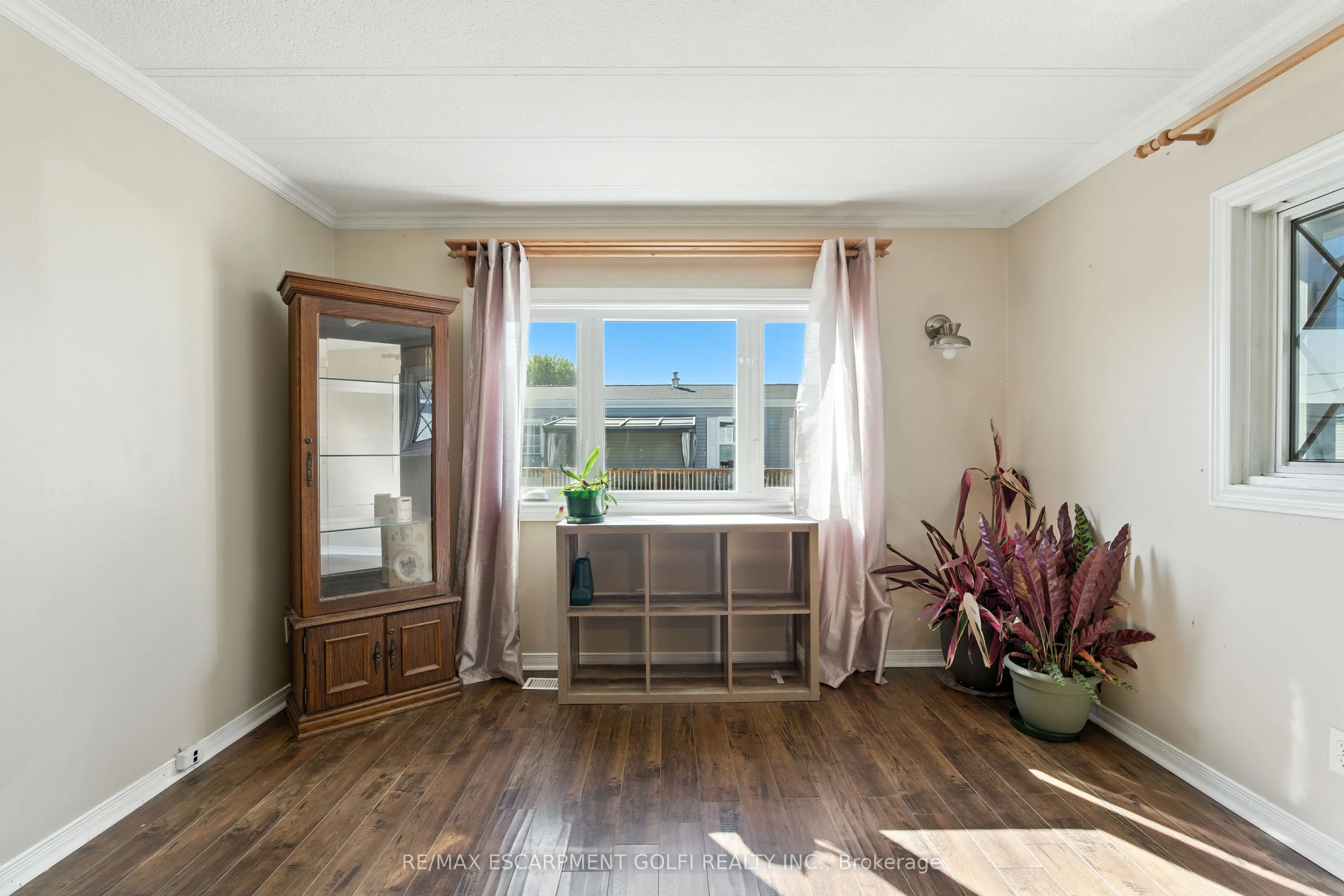 241 St. Paul Street W, #102