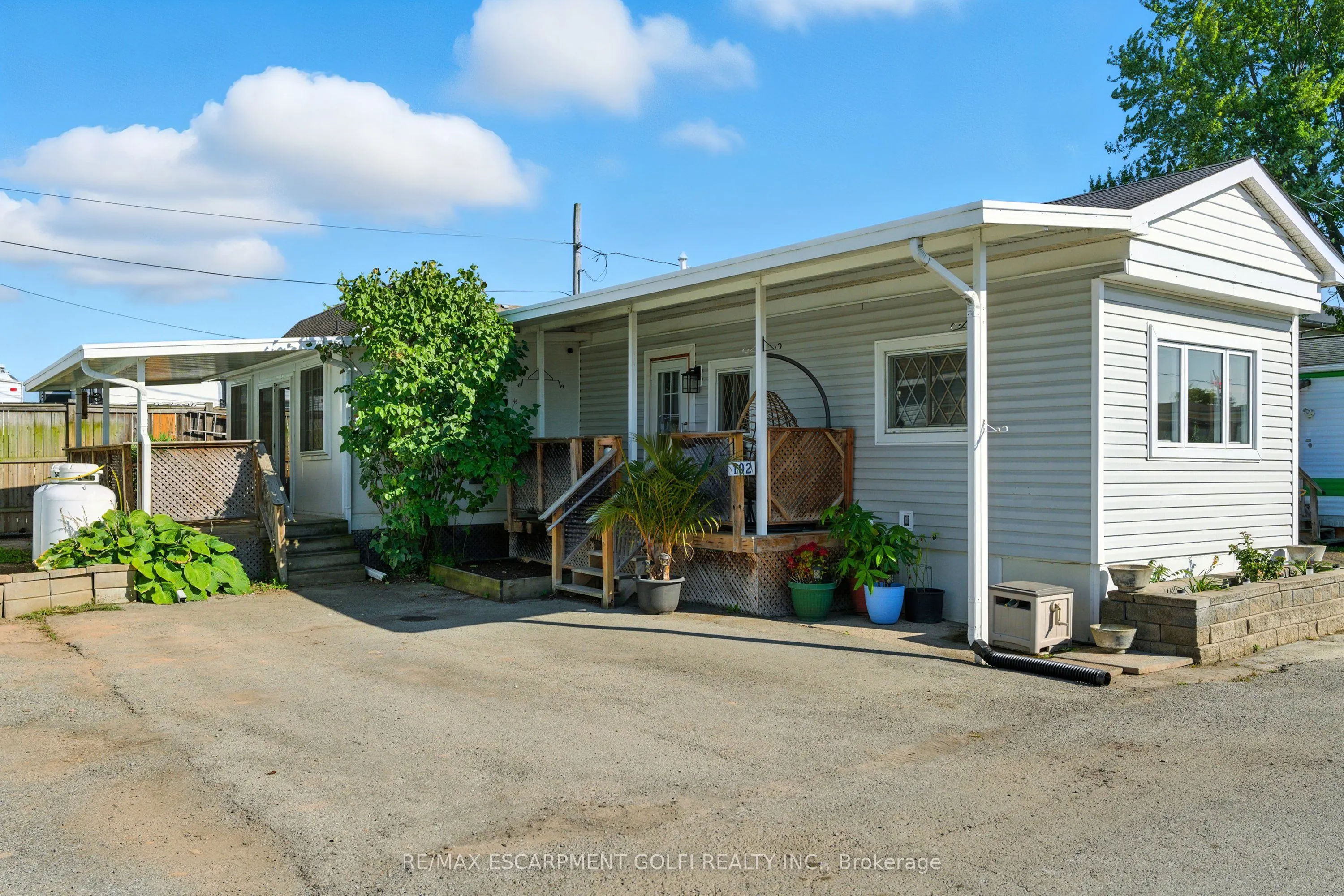 241 St. Paul Street W, #102