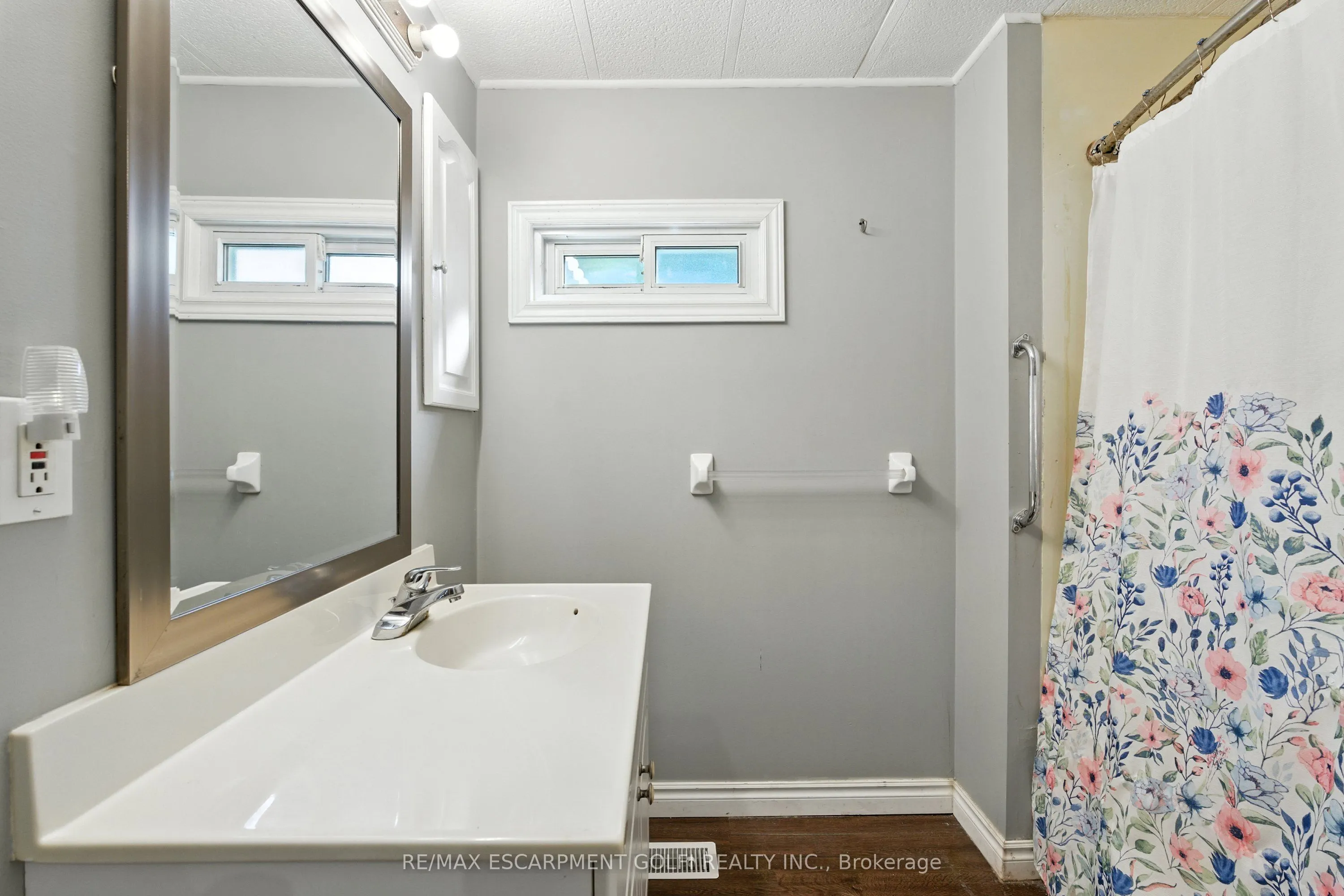 241 St. Paul Street W, #102