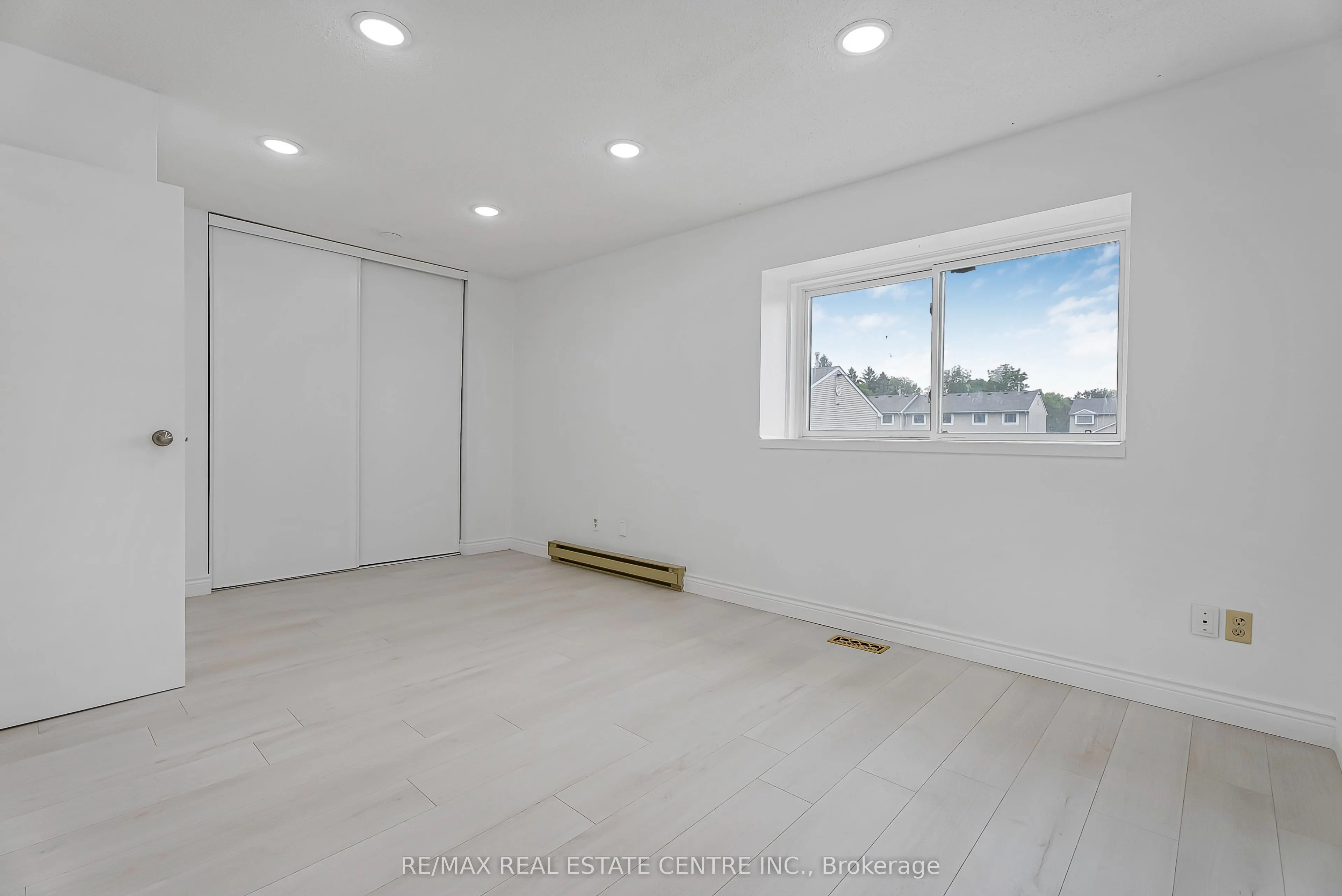 125 Sekura Crescent, #1