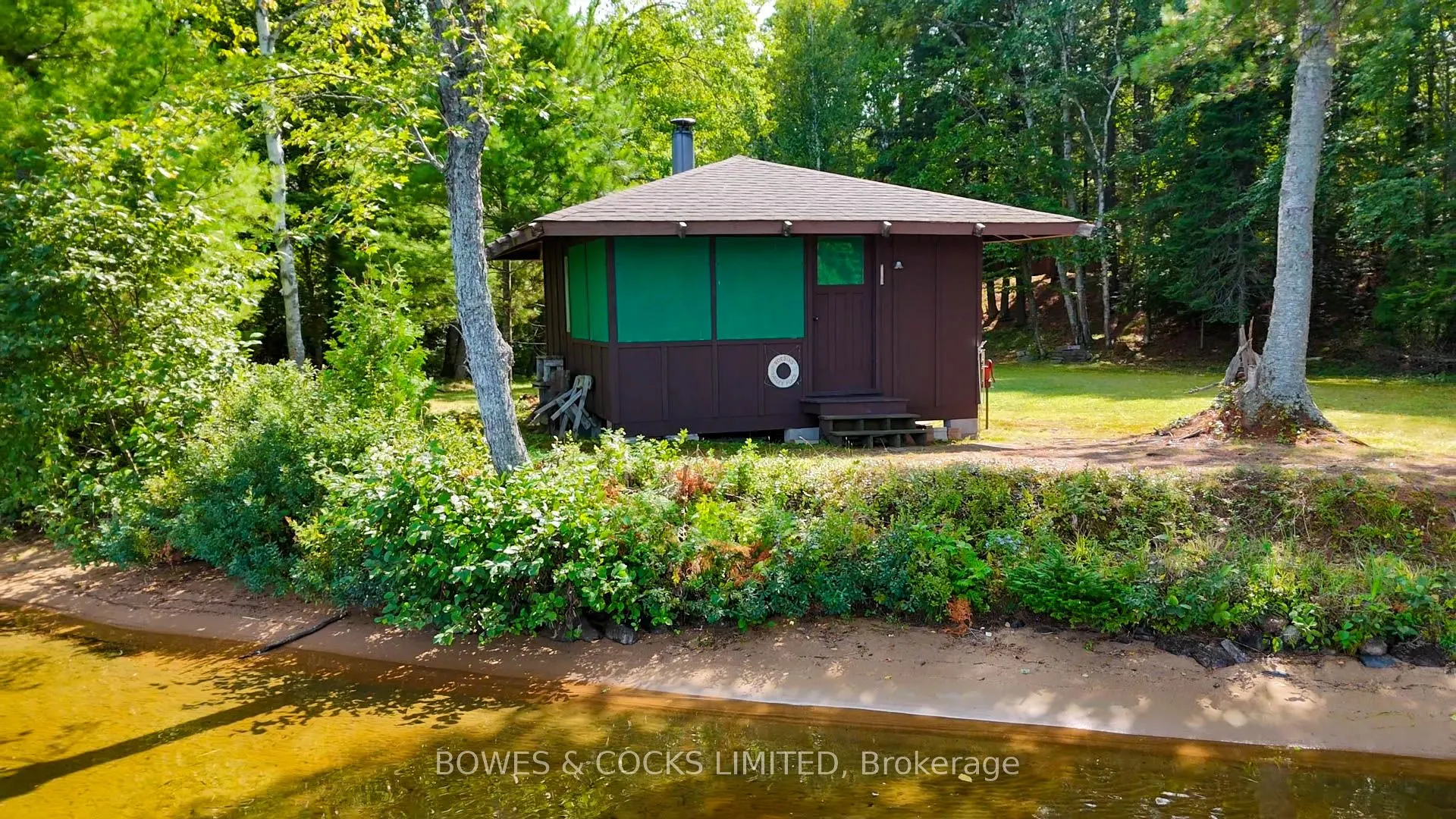 915 Madawaska River Drive