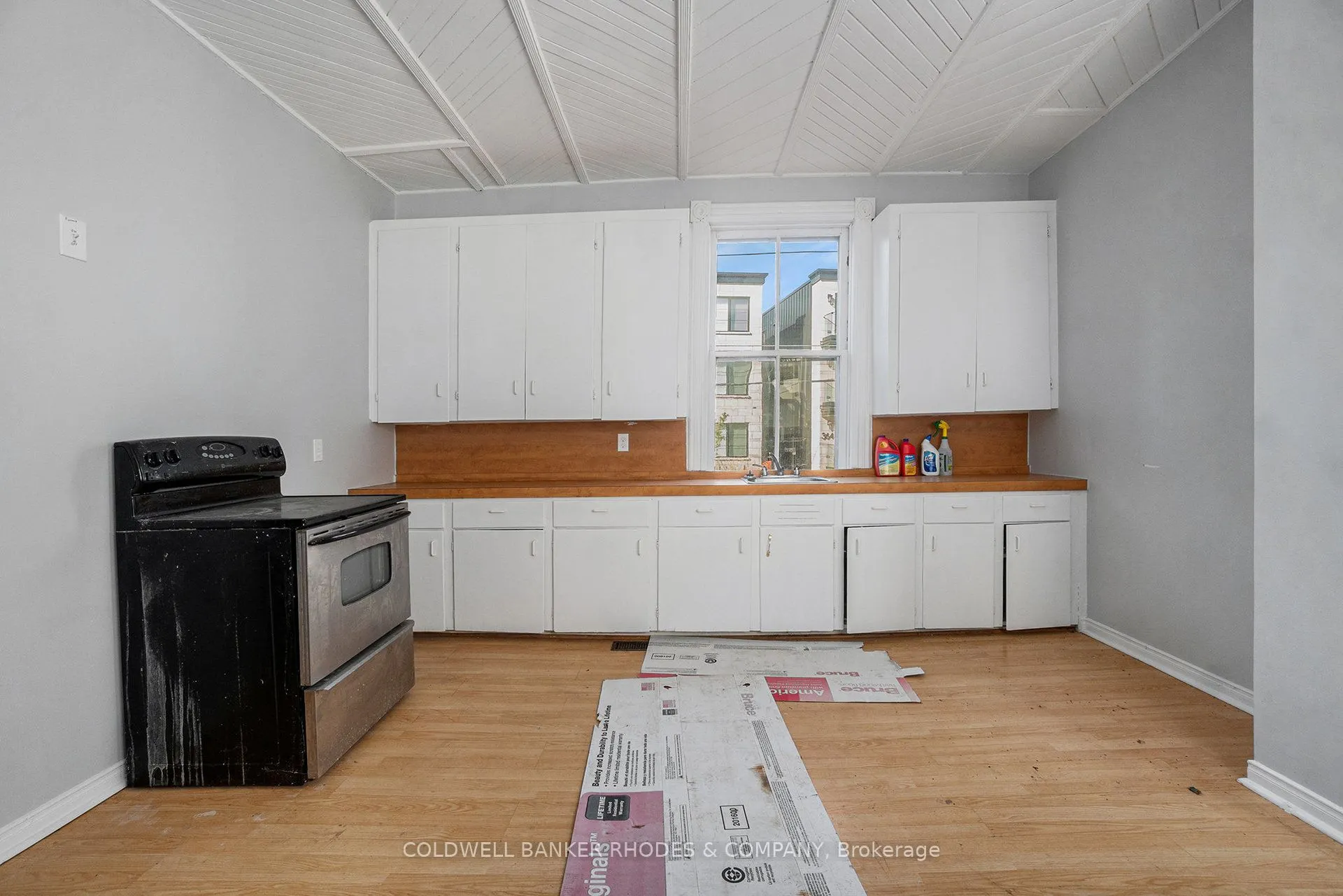 309 Picton Avenue