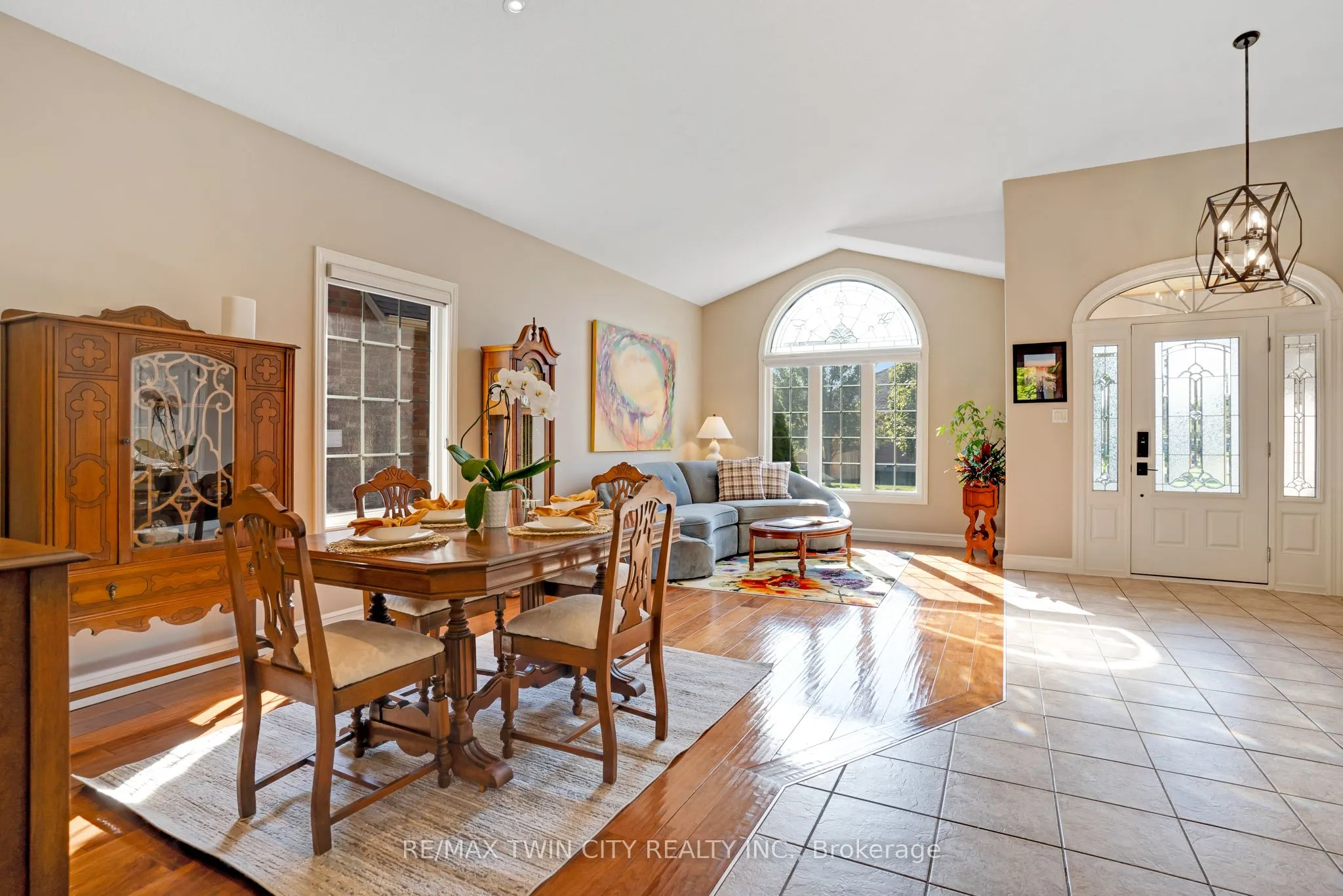 43 MacDonald Crescent