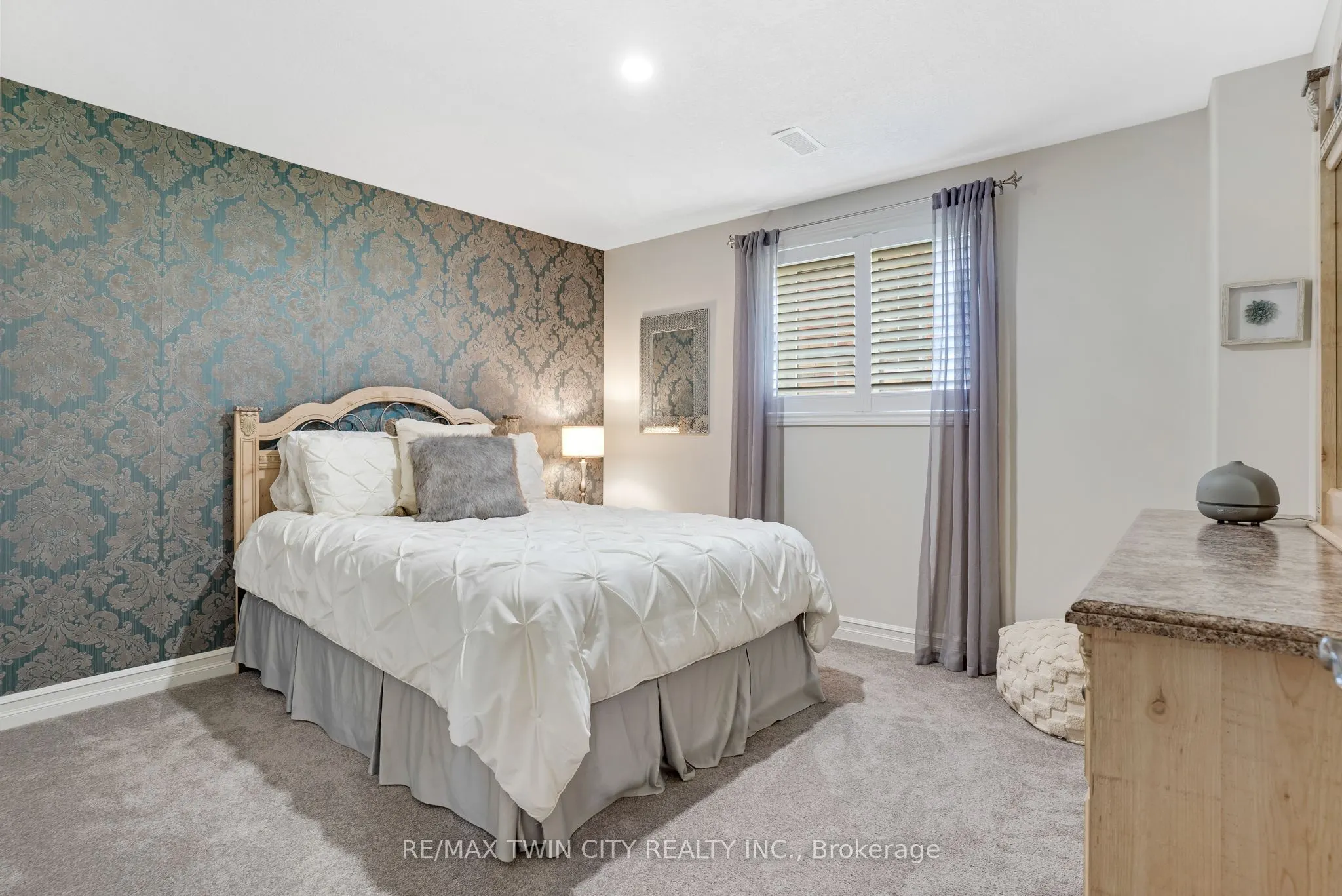 43 MacDonald Crescent
