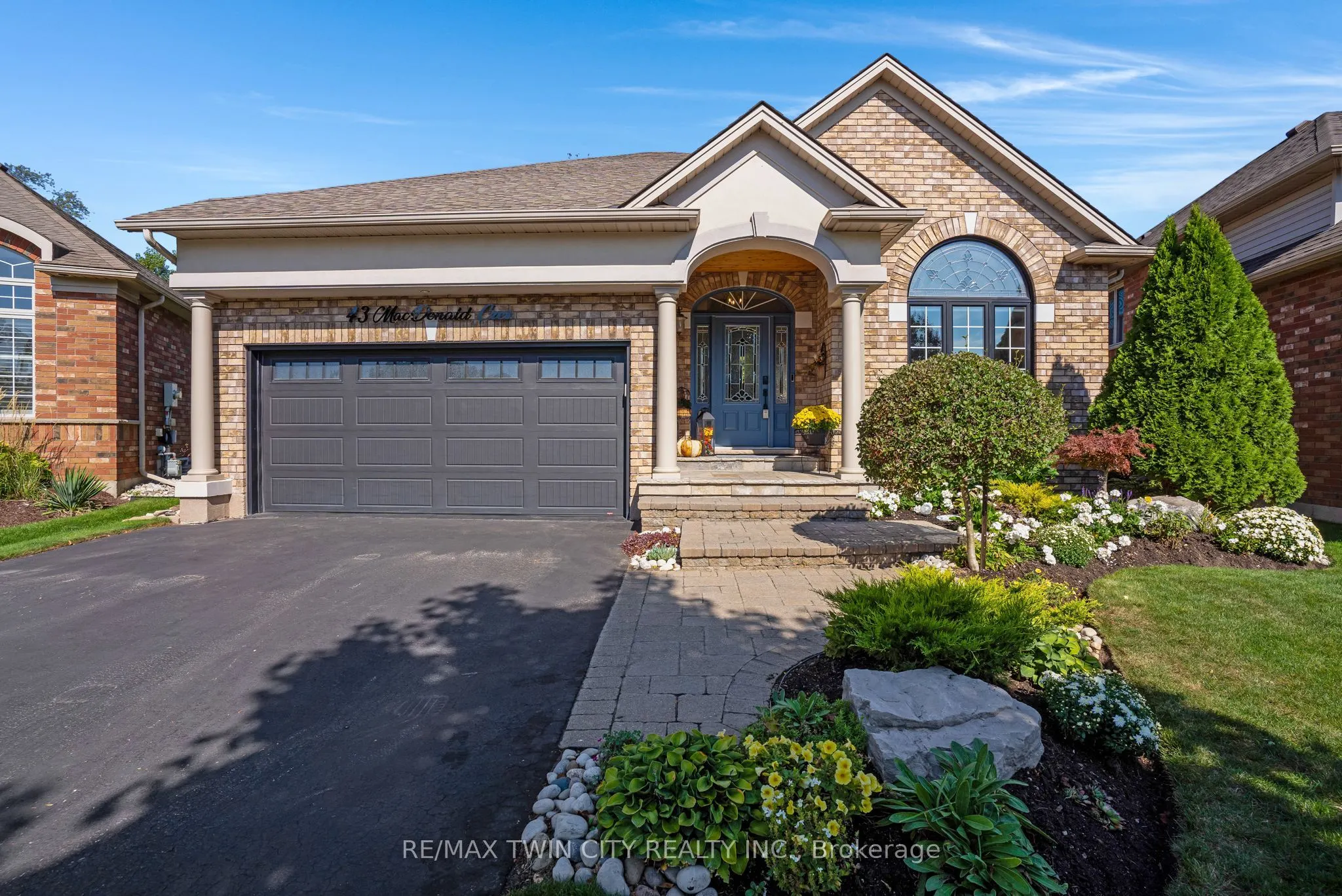 43 MacDonald Crescent