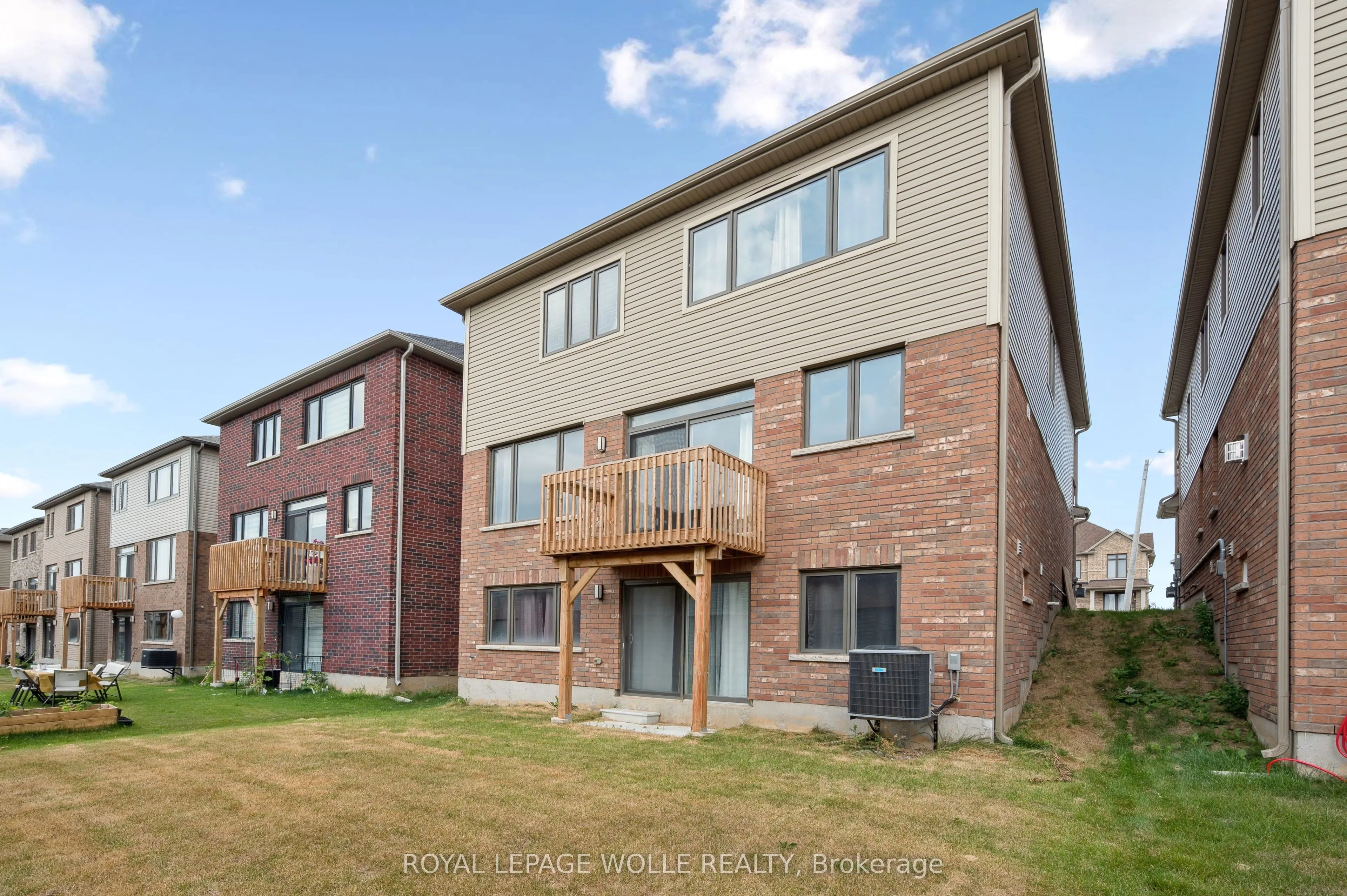 445 Robert Woolner Street