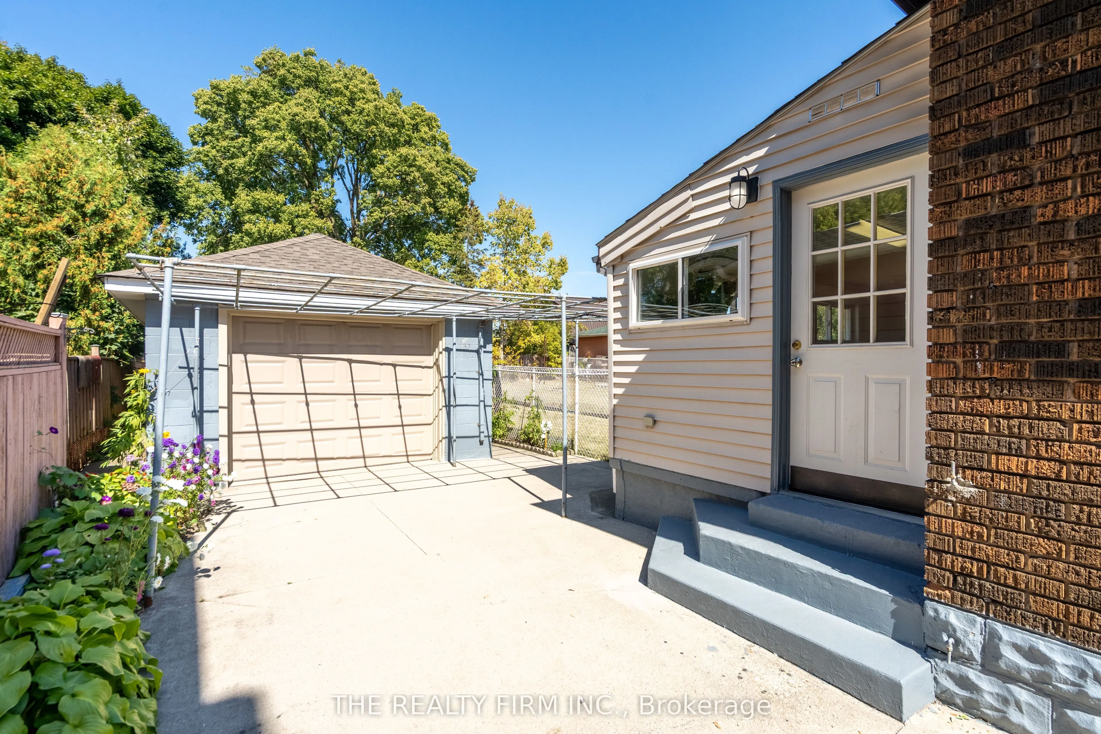 1118 Trafalgar Street