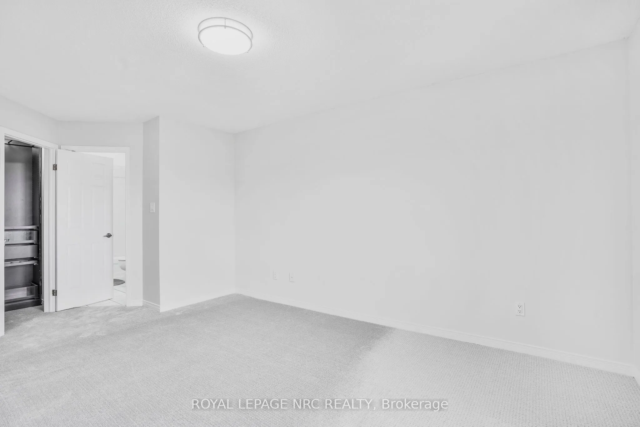 11 Meadow Wood Crescent, #Upper