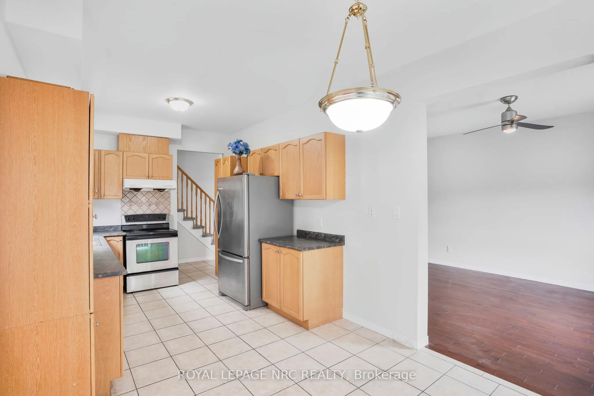11 Meadow Wood Crescent, #Upper