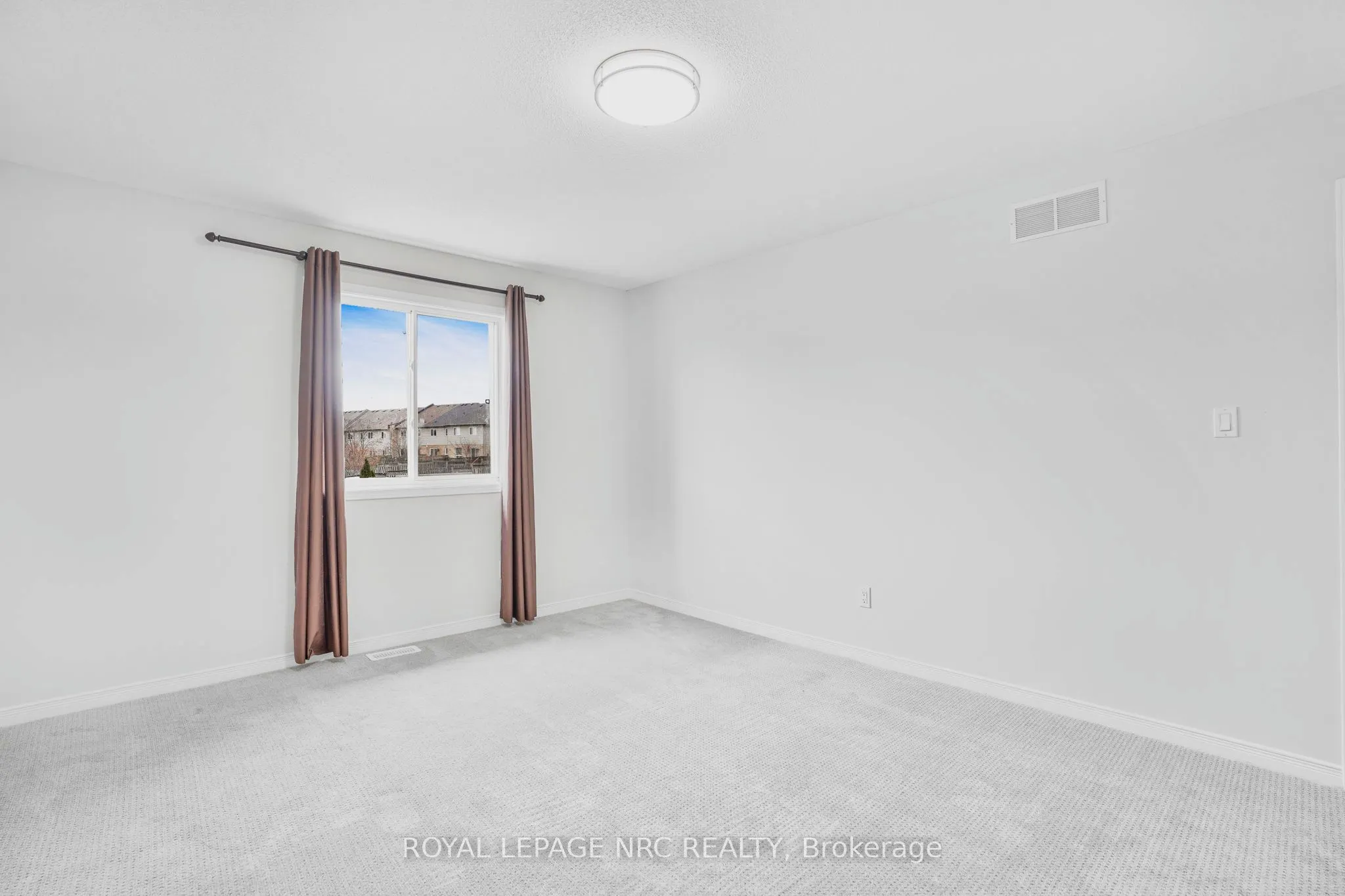 11 Meadow Wood Crescent, #Upper