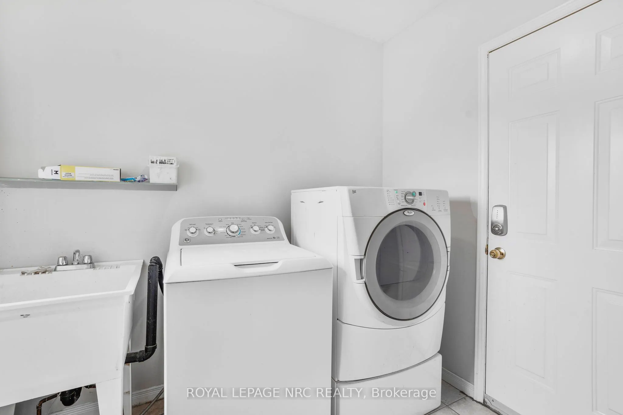 11 Meadow Wood Crescent, #Upper