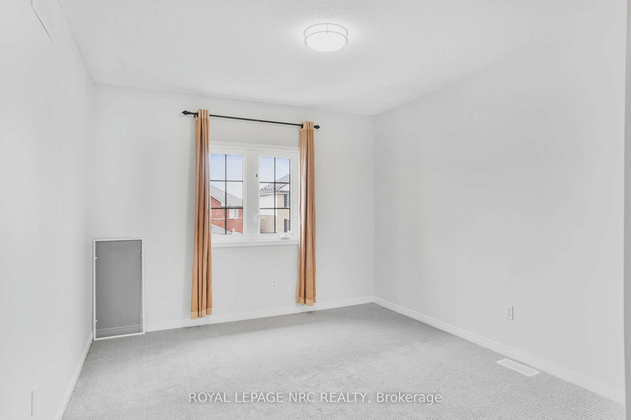11 Meadow Wood Crescent, #Upper