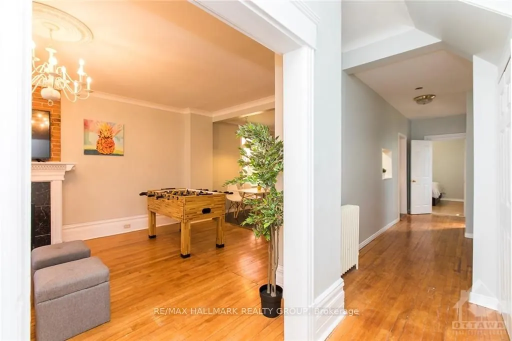 132 Flora Street W, #1