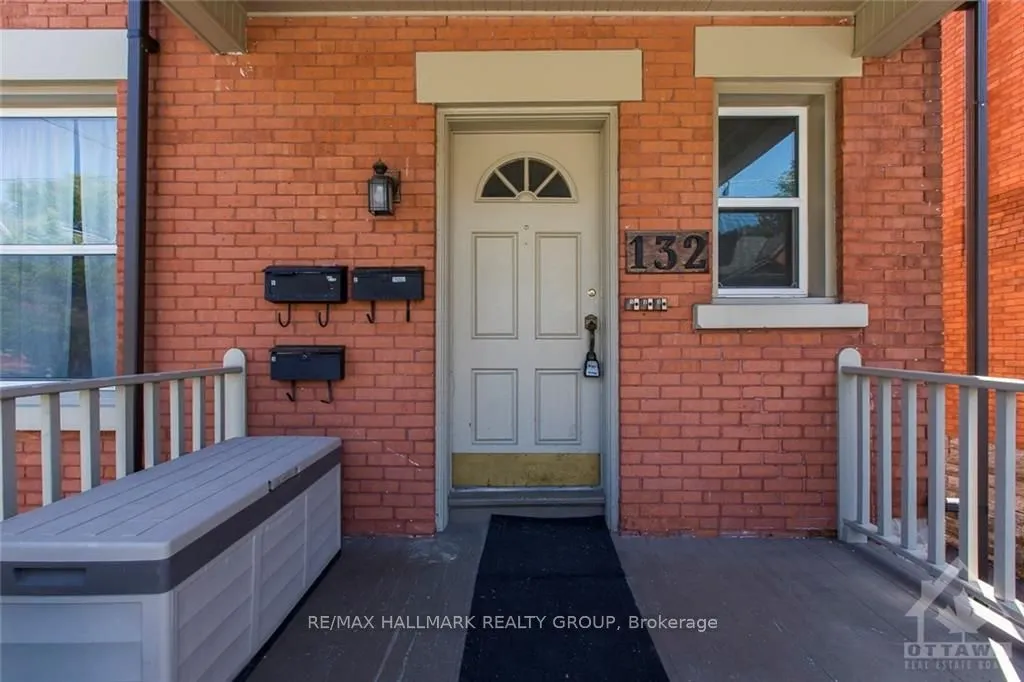 132 Flora Street W, #1