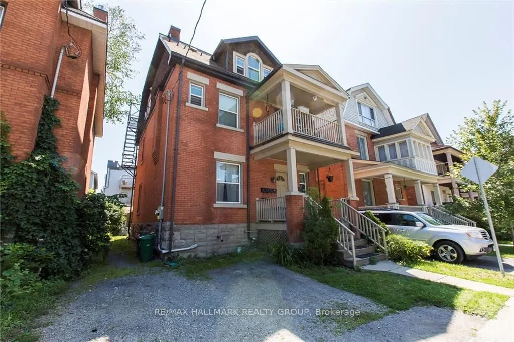 132 Flora Street W, #1