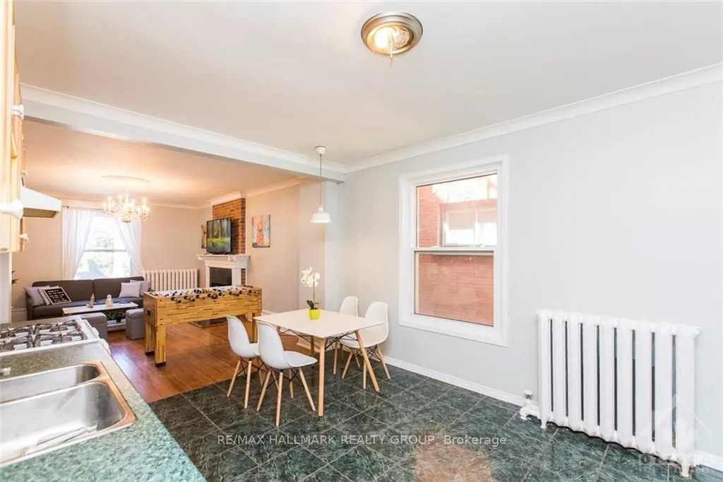 132 Flora Street W, #1