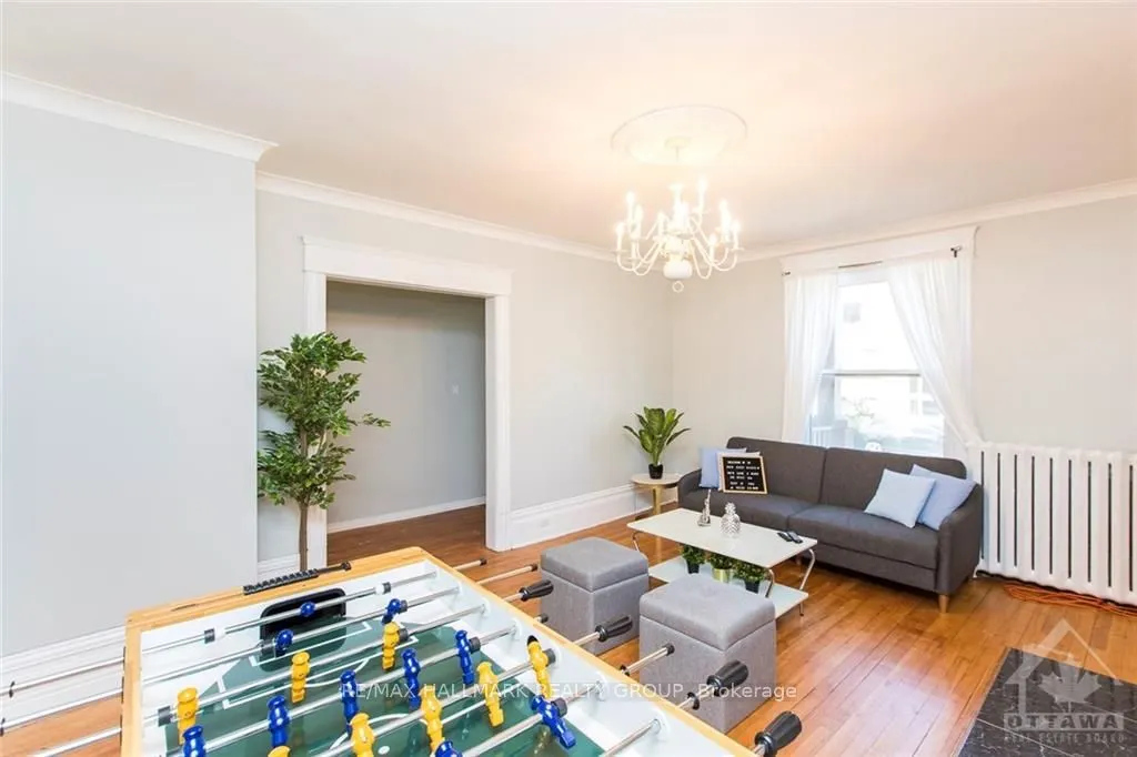 132 Flora Street W, #1