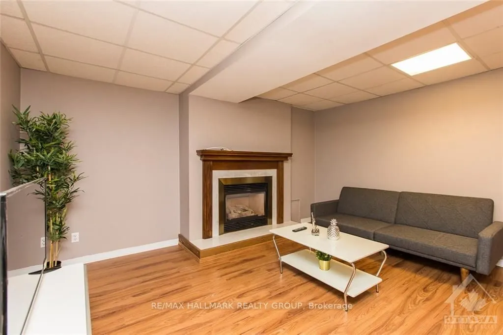 132 Flora Street W, #1