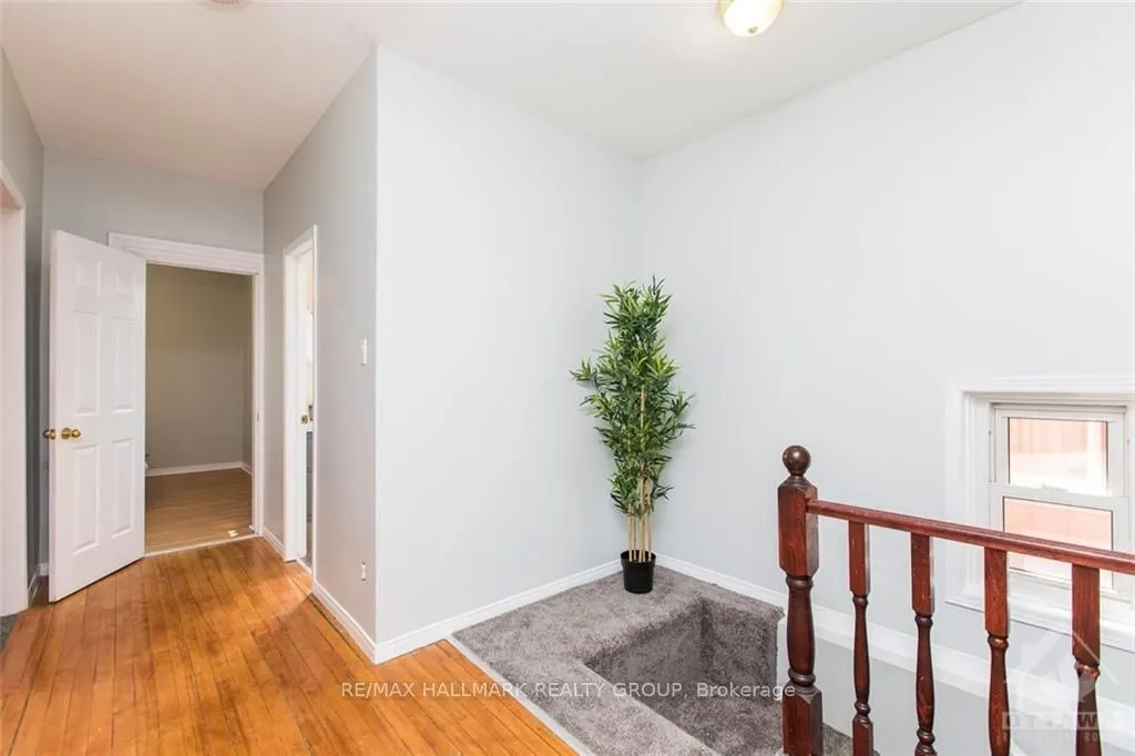 132 Flora Street W, #1