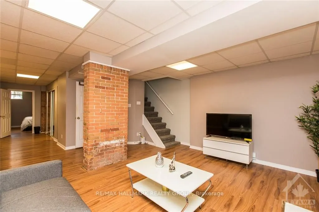 132 Flora Street W, #1