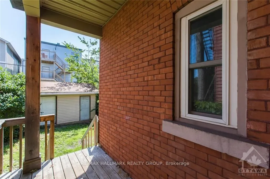 132 Flora Street W, #1