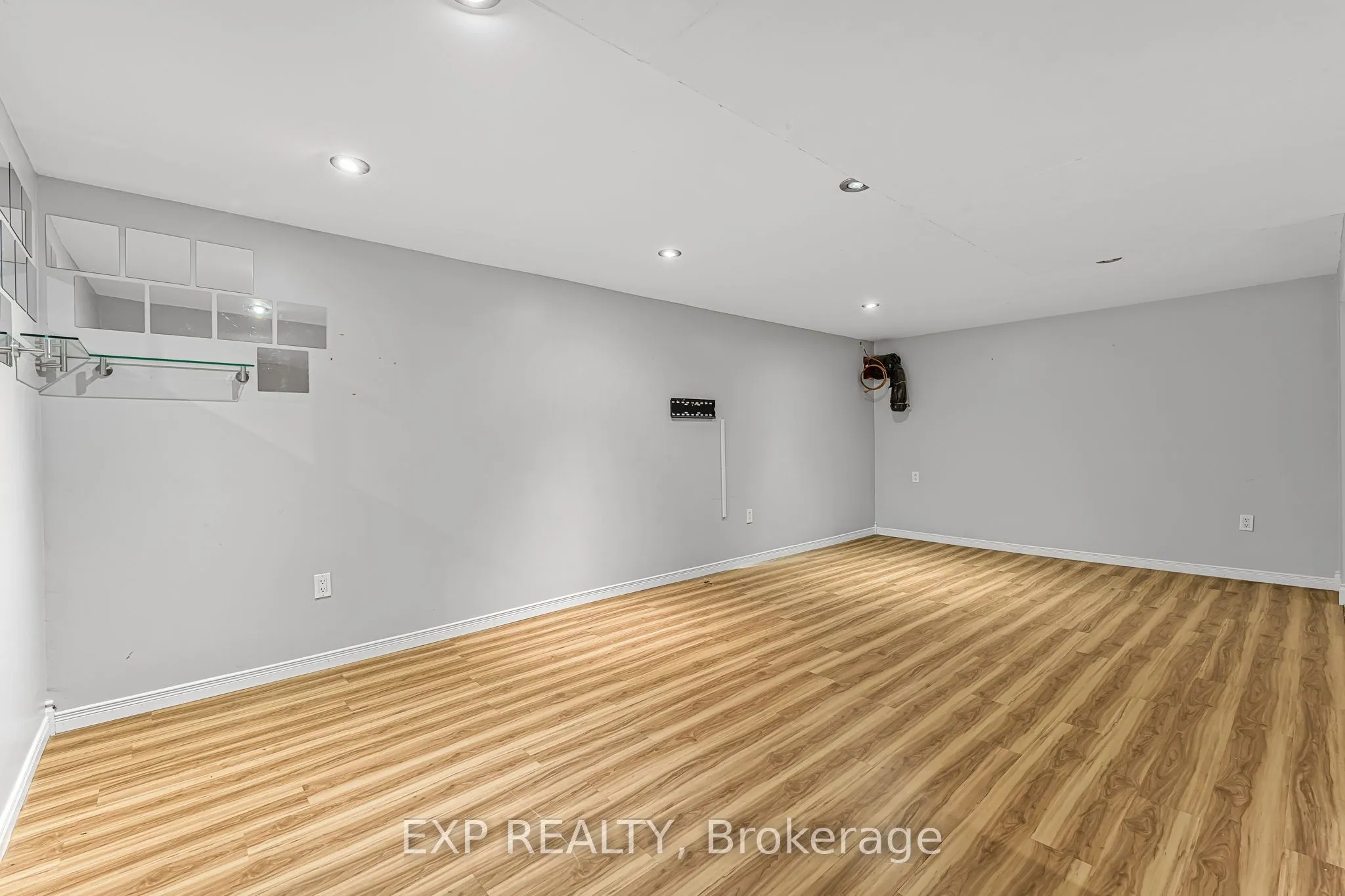 27 Locke Avenue